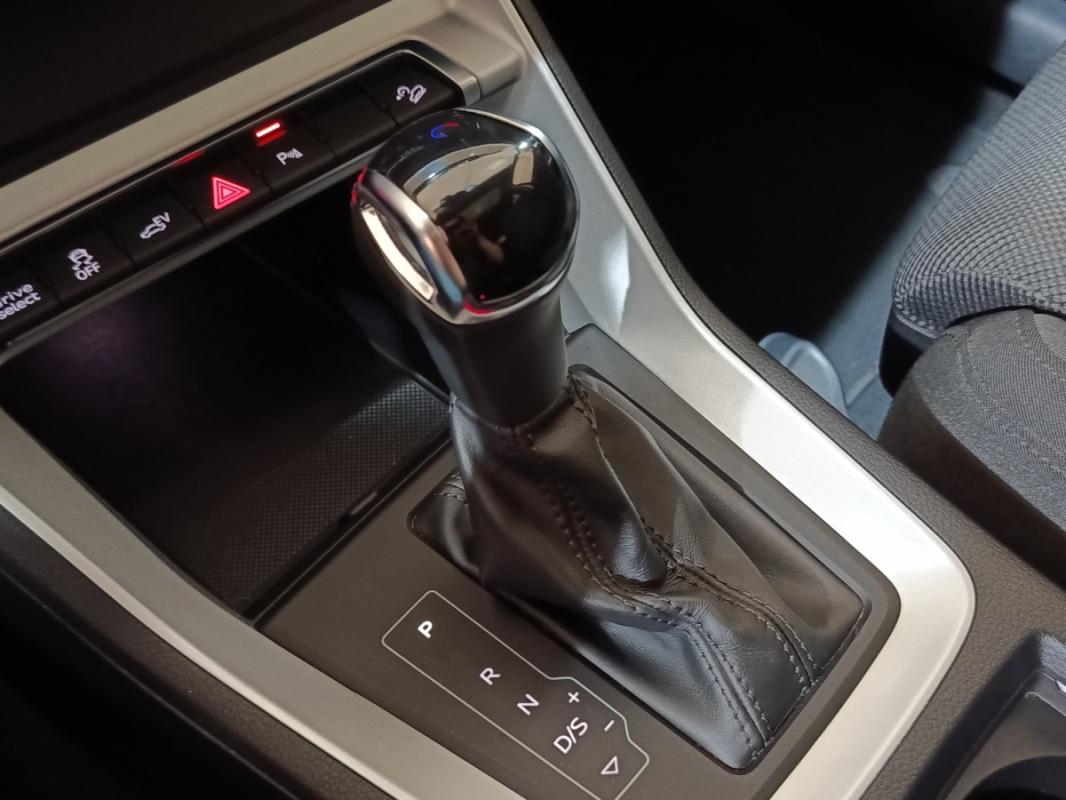 Audi Q3 45 TFSI E 245 S tronic BUSINESS LINE