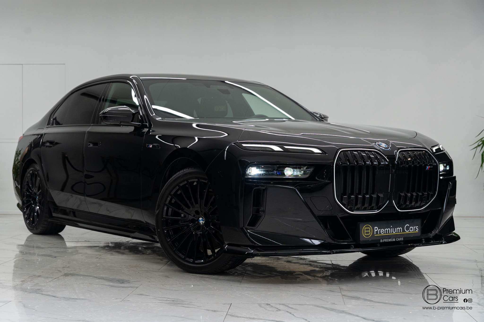 BMW 760 e M xDrive Individual! Bodykit! FULL OPTIONS