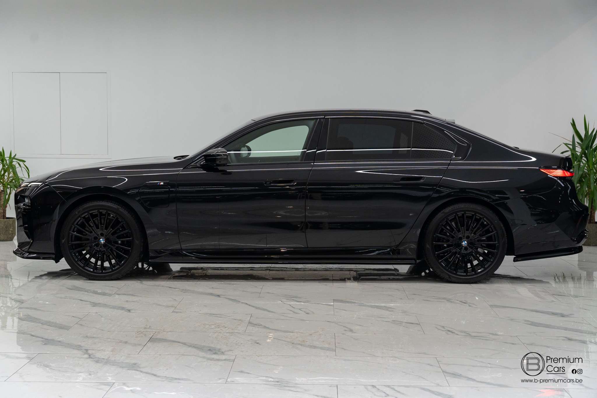 BMW 760 e M xDrive Individual! Bodykit! FULL OPTIONS