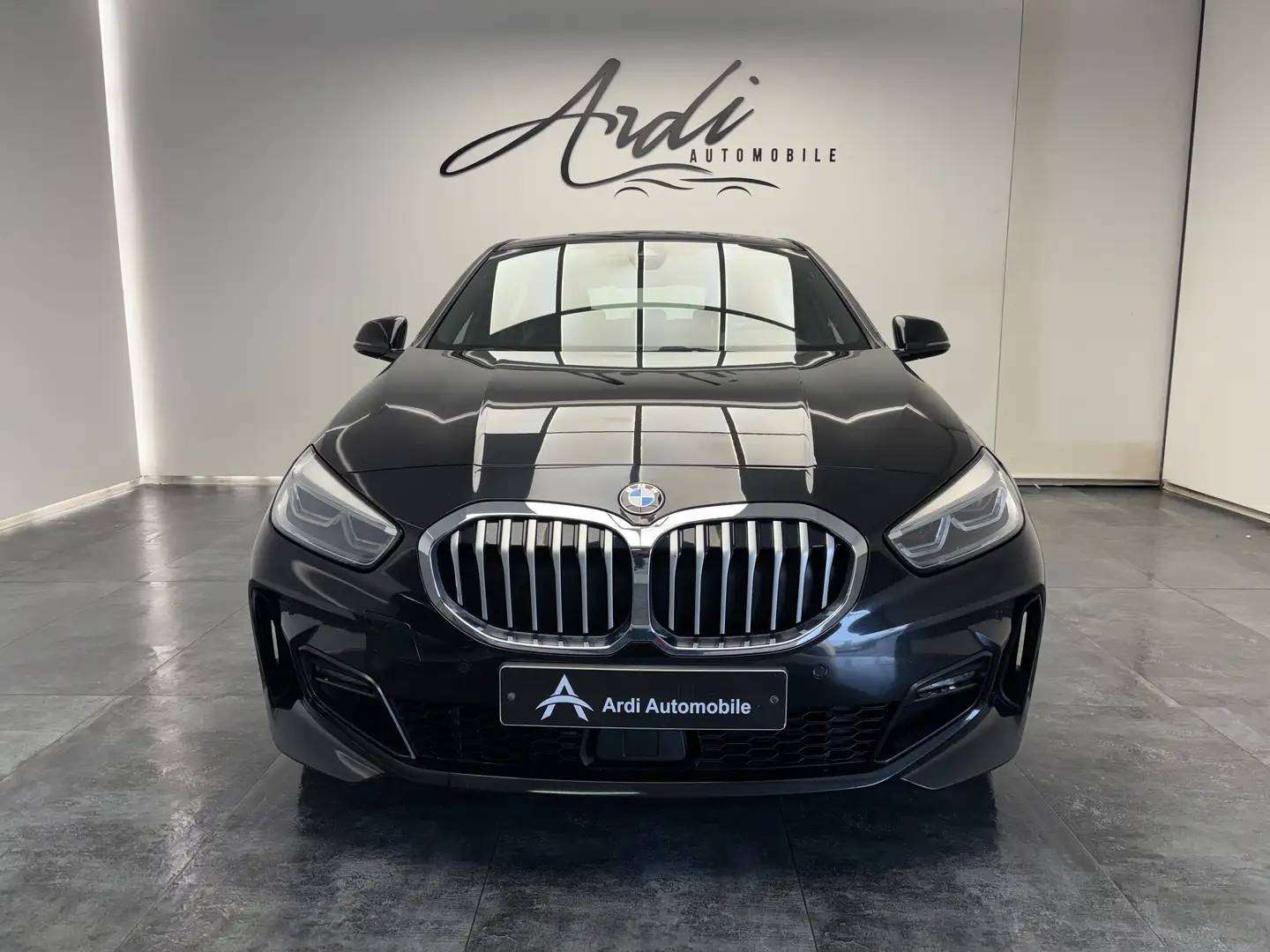 BMW 118 iA *PACK M*CARPLAY*SIEGE CHAUFF*CAMERA*LED*GARANTIE*