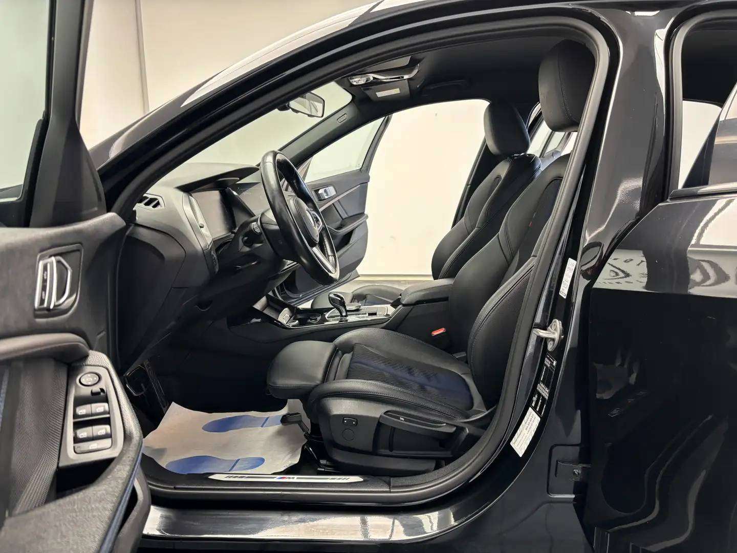 BMW 118 iA *PACK M*CARPLAY*SIEGE CHAUFF*CAMERA*LED*GARANTIE*