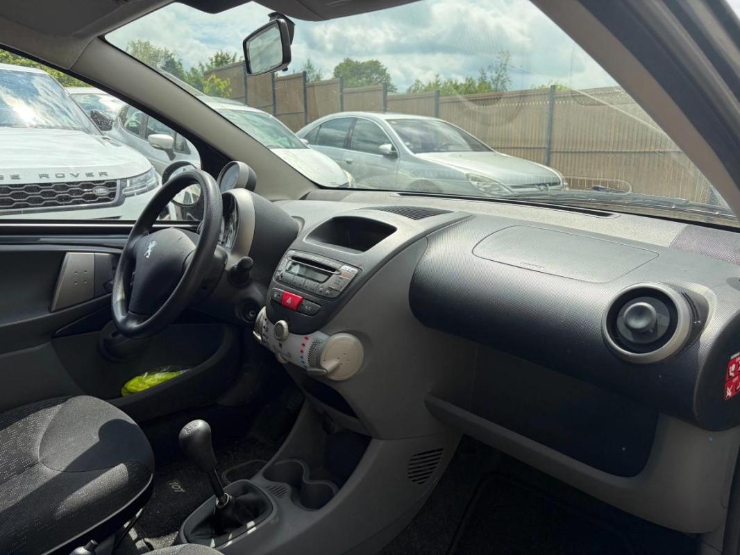 Peugeot 107 1.4 HDI 55 ch 1ER MAIN - RIEN A PREVOIR IDEAL JEUNE PERMIS CLIMATISATION