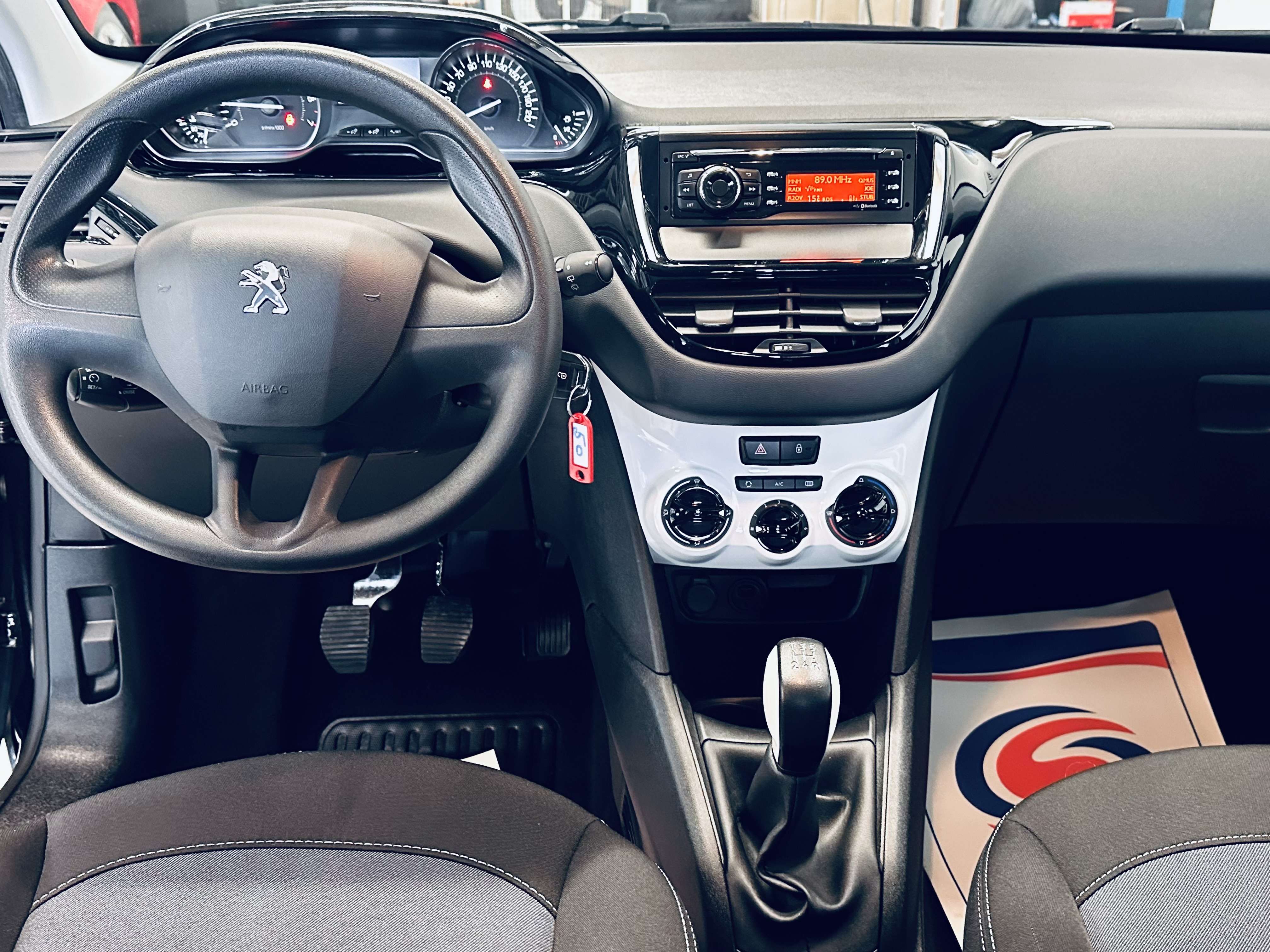 Peugeot 208 1.2i 88.120 km/CRUISE CONTROL/BLUETOOTH/GARANTIE/1ER PROPRIETAIRE/TRES PROPRE