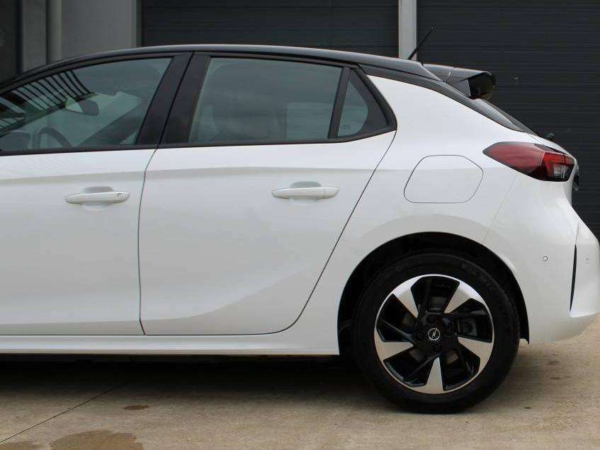 Opel Corsa-e /LED/CAMERA/CARPLAY/LINE ASSIST/CRUISE CONTROLE/HEATED/MASSAGE