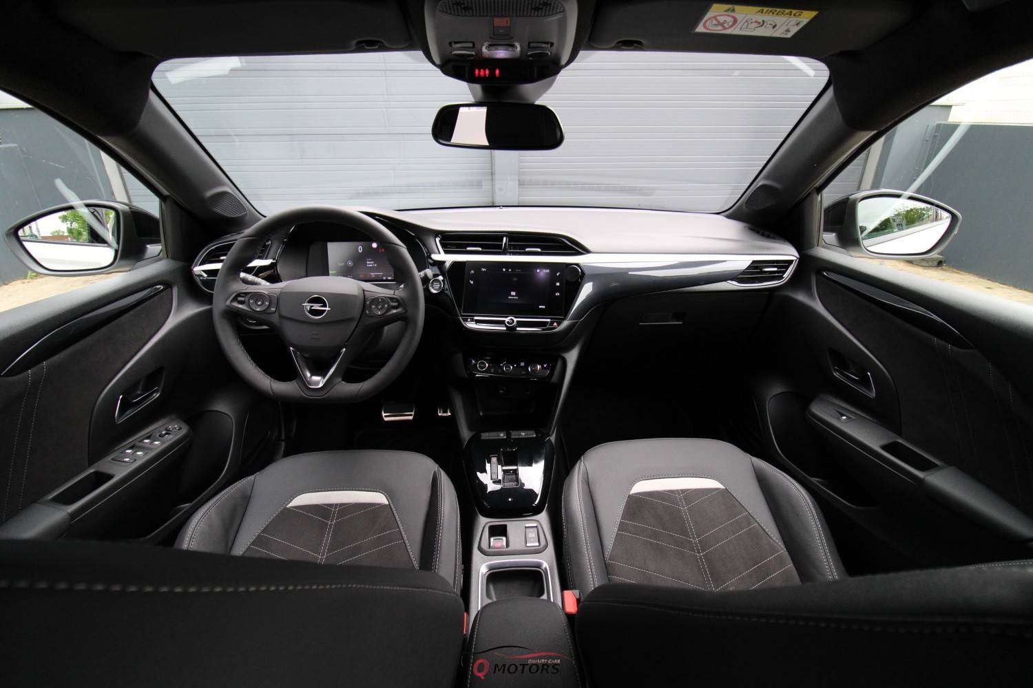 Opel Corsa-e /LED/CAMERA/CARPLAY/LINE ASSIST/CRUISE CONTROLE/HEATED/MASSAGE