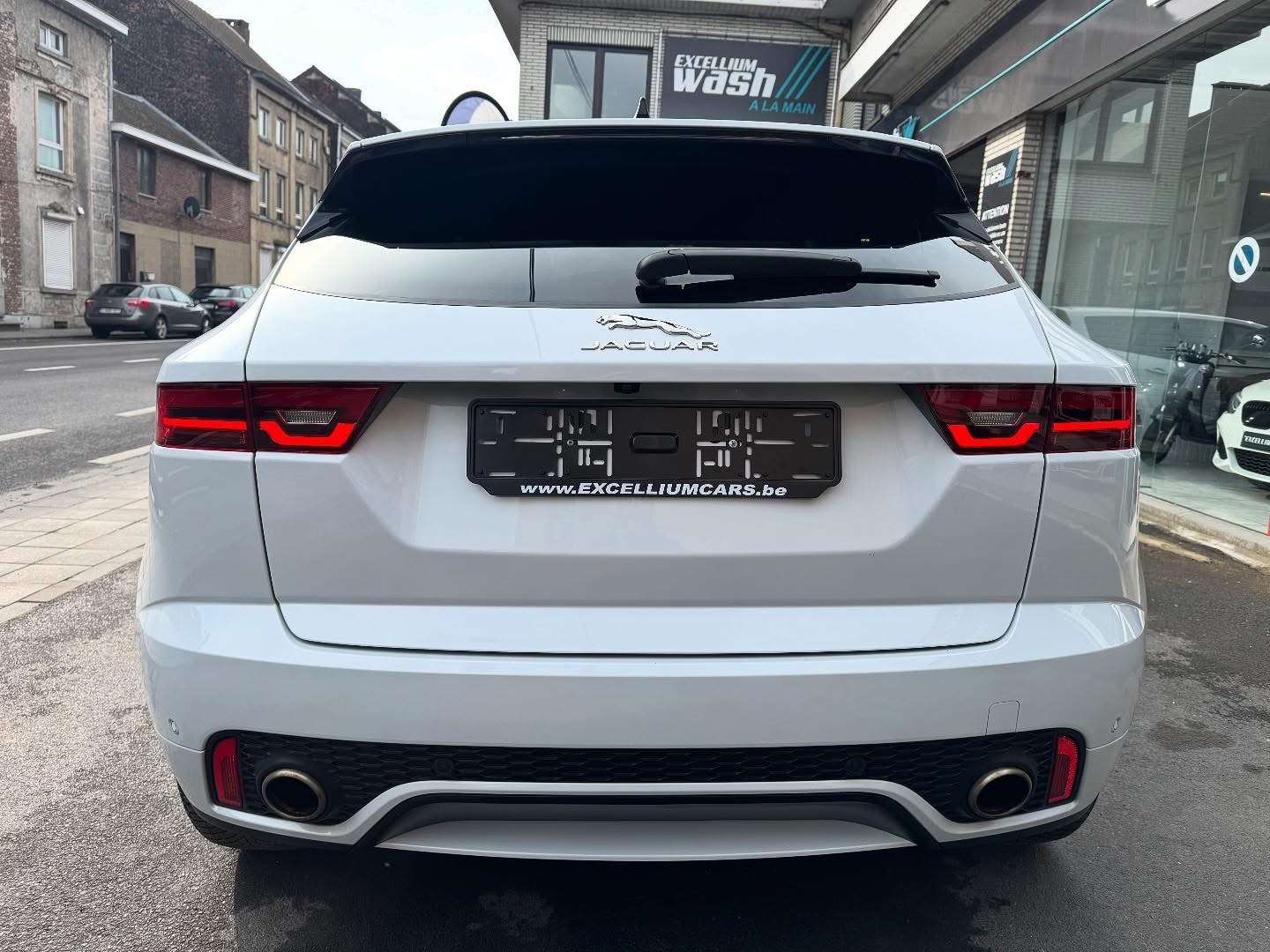 Jaguar E-Pace 2.0 D AWD R-Dynamic S Toit Pano Gps Jante Feux Led Cuir Camera Volant Chauf  Tres Propre Carnet Garantie