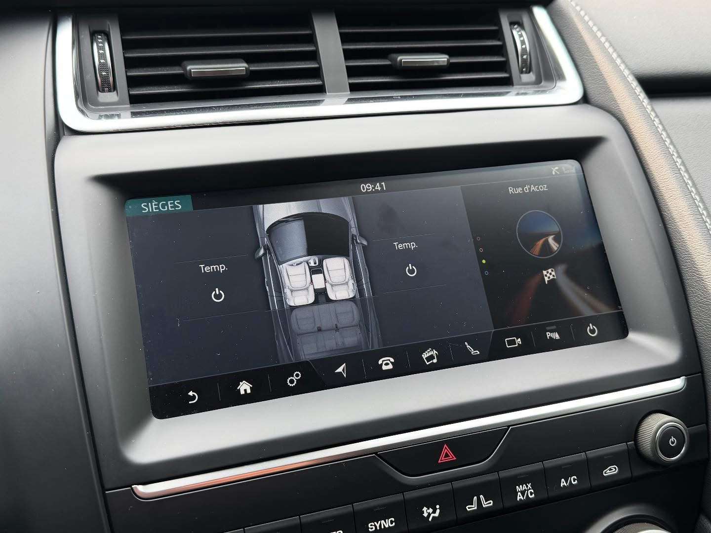 Jaguar E-Pace 2.0 D AWD R-Dynamic S Toit Pano Gps Jante Feux Led Cuir Camera Volant Chauf  Tres Propre Carnet Garantie