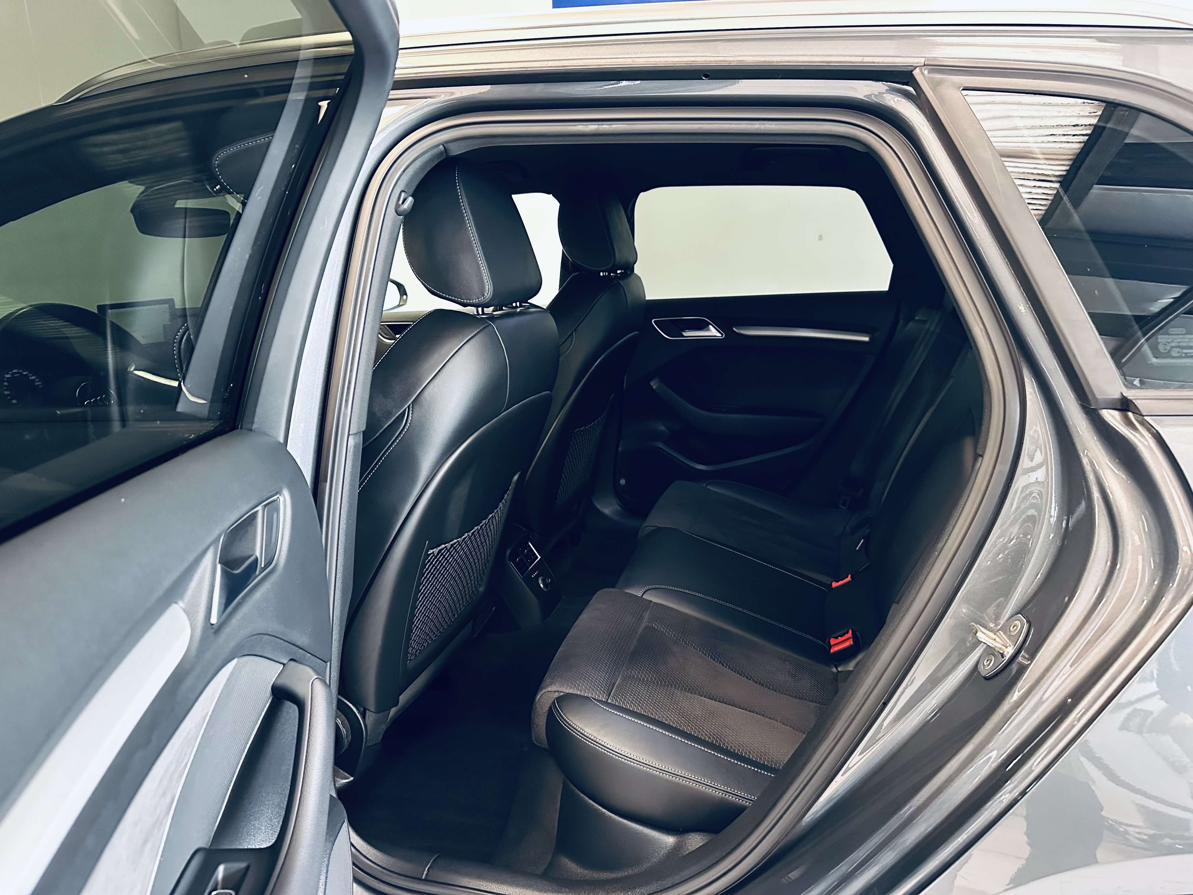 Audi A3 Sportback 30 TFSI S tronic B AUTO PHARE LED CRUISE ADAPTATIF OPTIONS D ASSISTANCE A LA CONDUITE AT REMORQUE TRES PROPRE