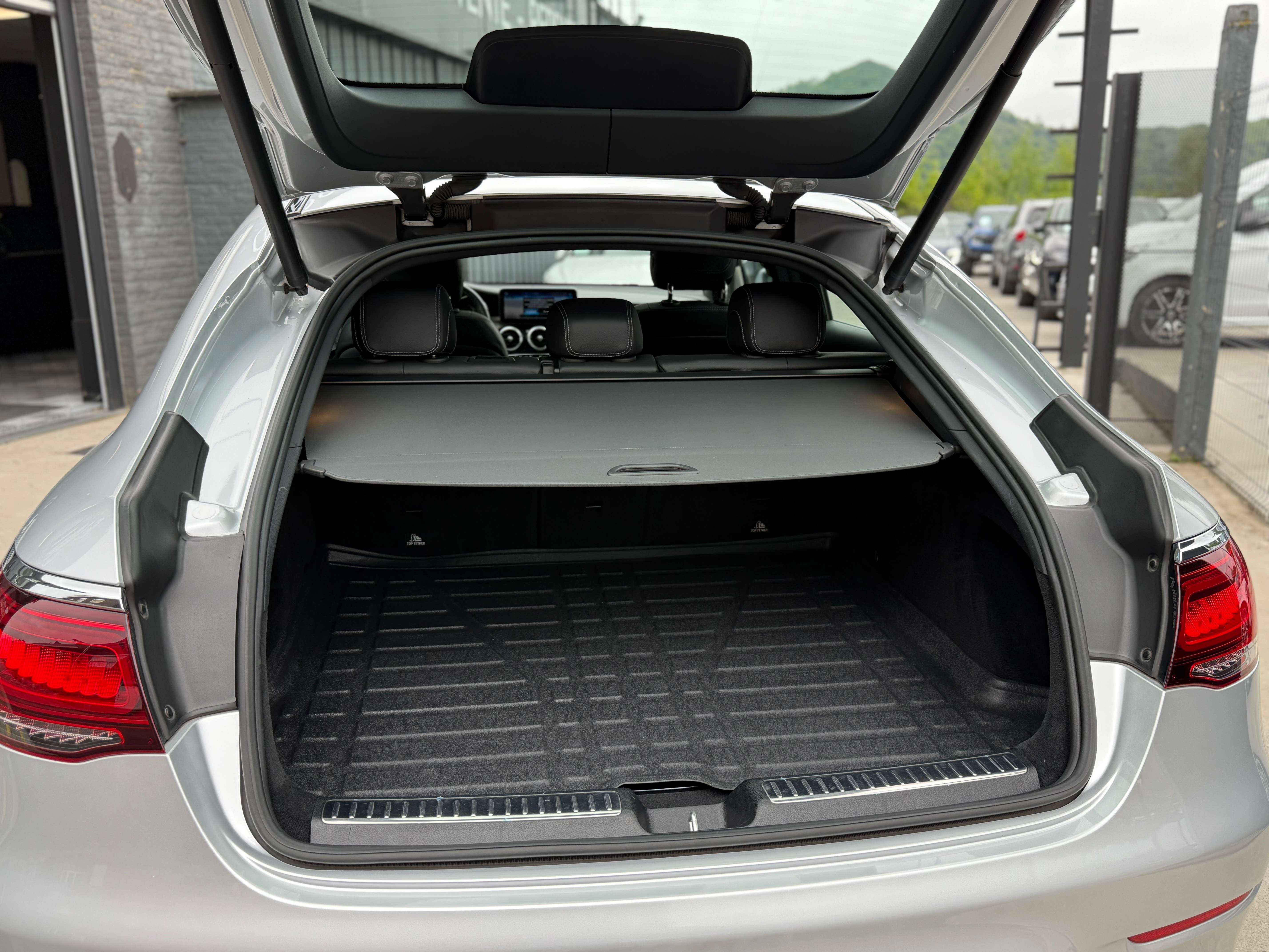 Mercedes-Benz GLC 200 d Coupé PACK AMG - TOIT OUVRANT - NAVI - CAMERA - PARK ASSIST - DRIVE SELECT - FULL OPTION