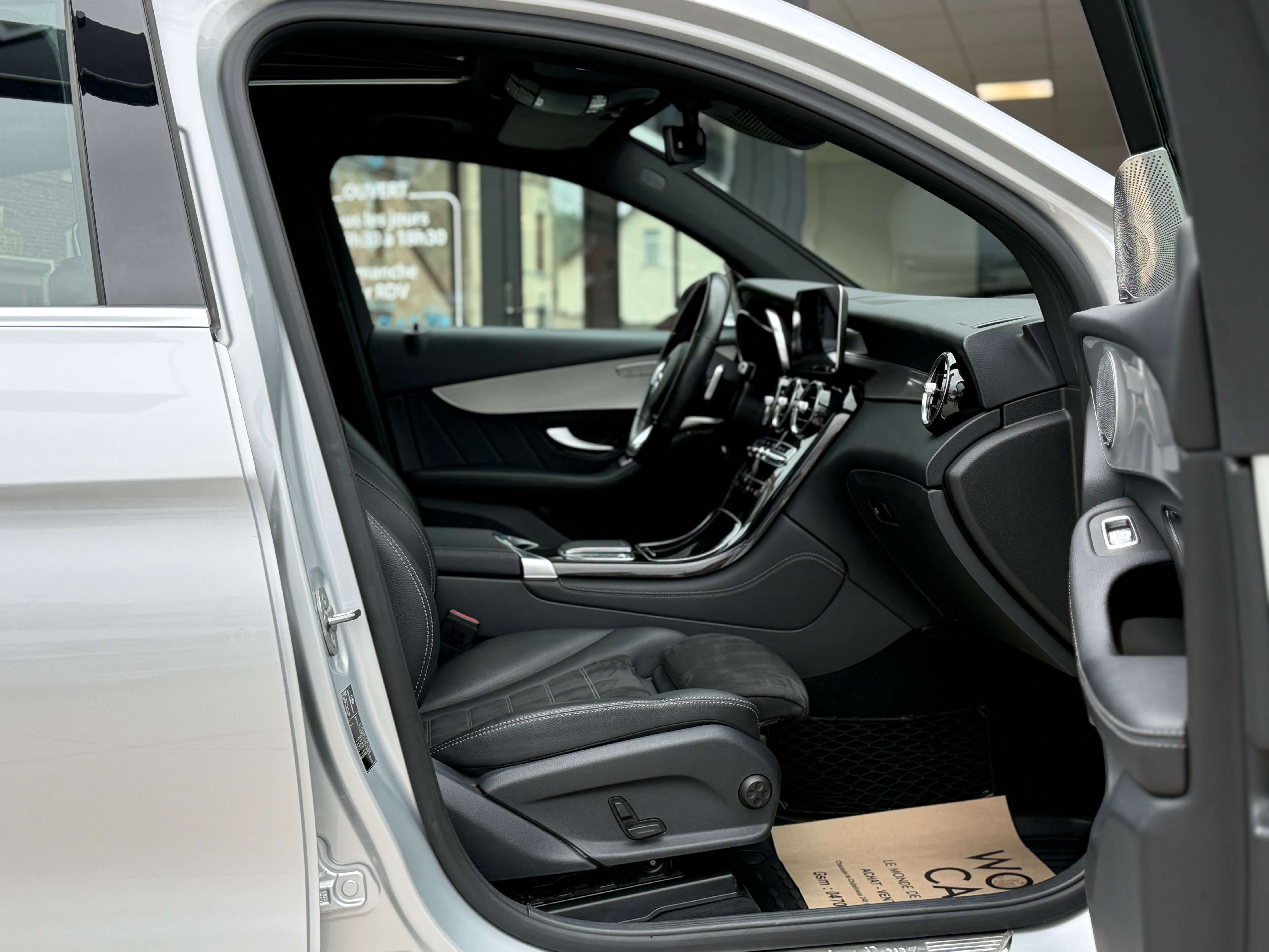 Mercedes-Benz GLC 200 d Coupé PACK AMG - TOIT OUVRANT - NAVI - CAMERA - PARK ASSIST - DRIVE SELECT - FULL OPTION