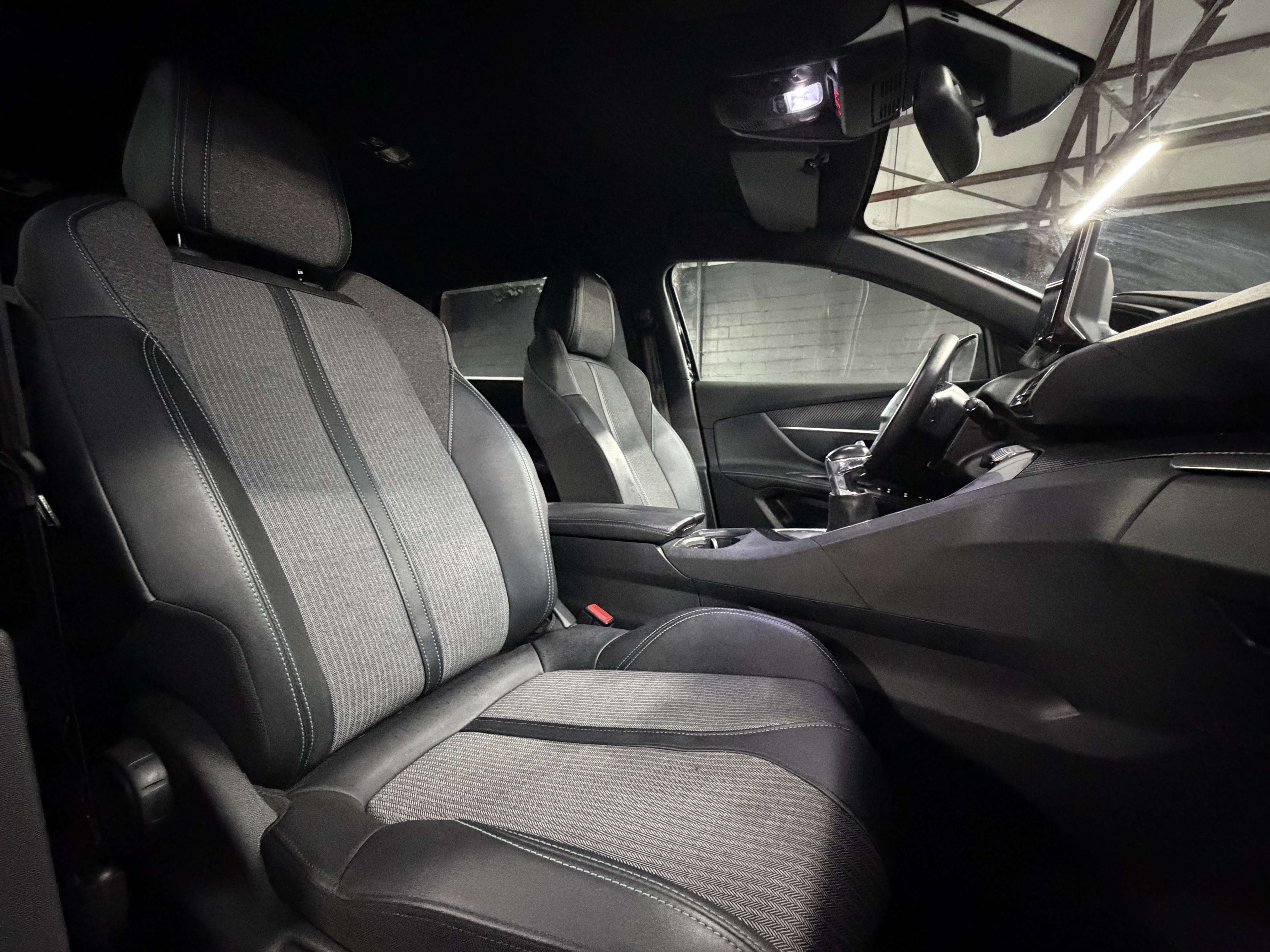 Peugeot 5008 1.2 i * TVA * 7PL * GPS * COCKPIT * CAMERA * CLIM