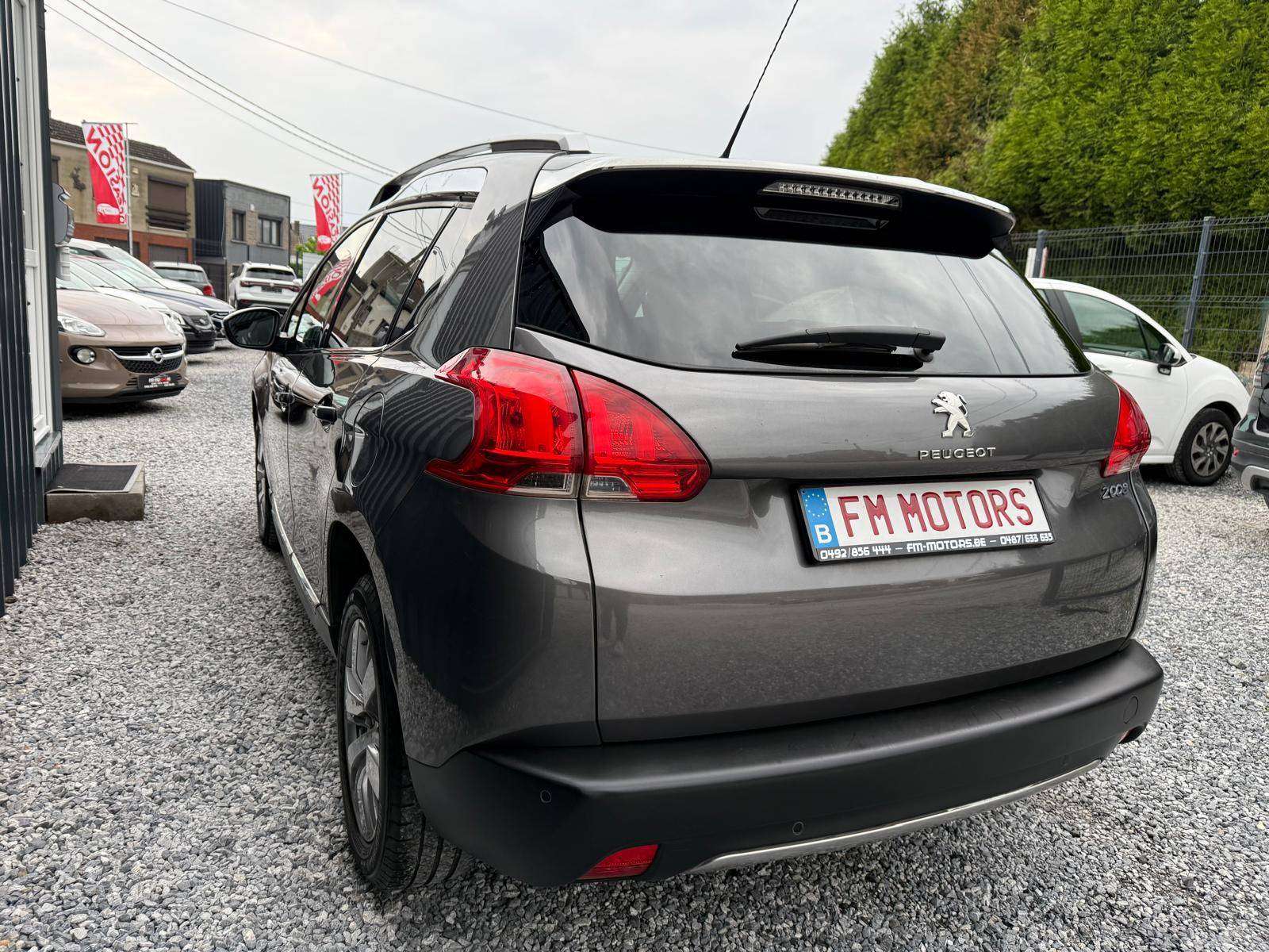 Peugeot 2008 2008 1.2i Allure S / 1e Main / Park Assist / GPS / Entretien + CT OK + Garantie 1 an