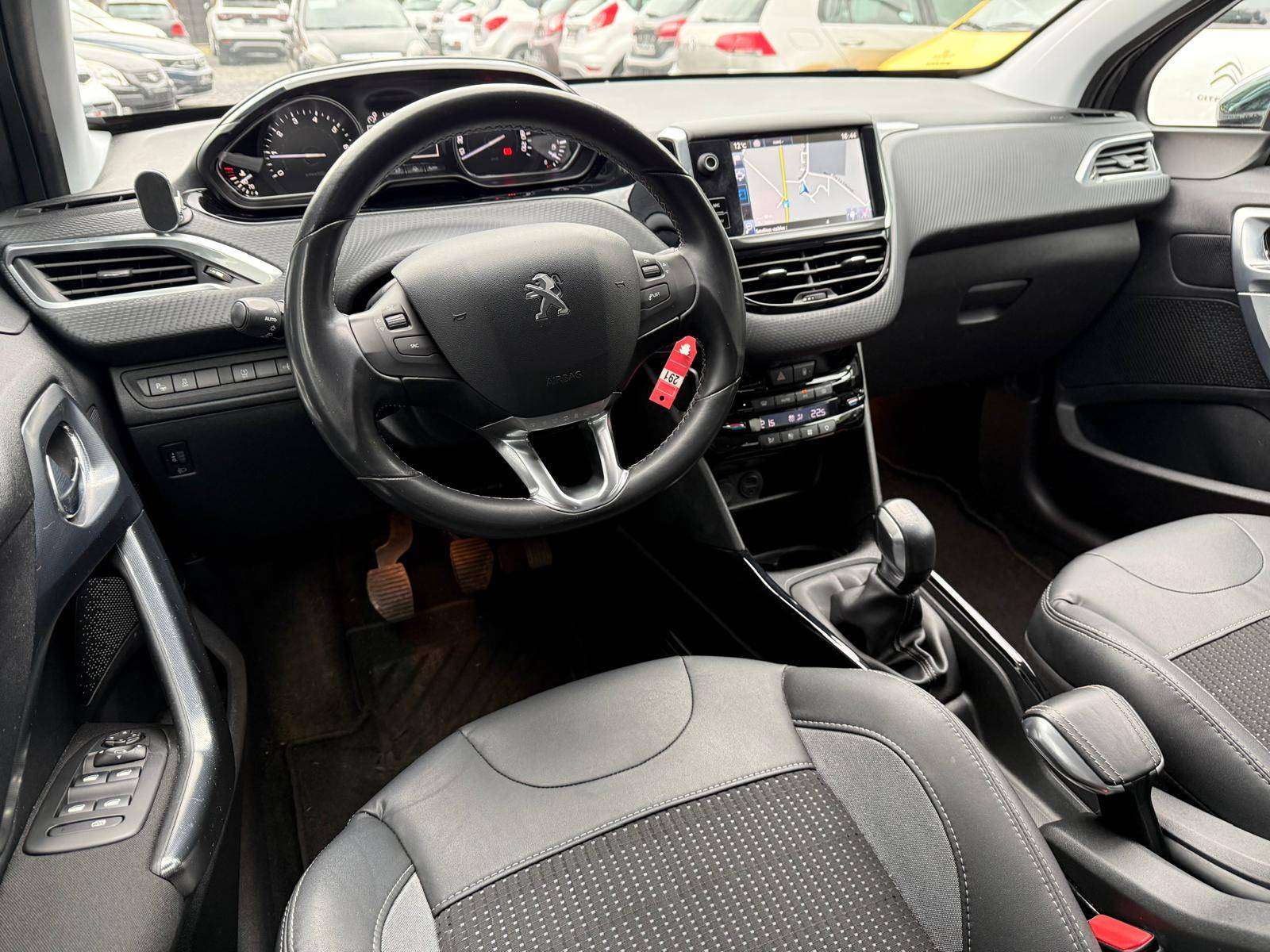 Peugeot 2008 2008 1.2i Allure S / 1e Main / Park Assist / GPS / Entretien + CT OK + Garantie 1 an