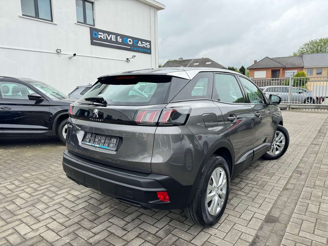 Peugeot 3008 1.2i Benzine - CarPlay - Camera ** 1 JAAR GARANTIE ** !!