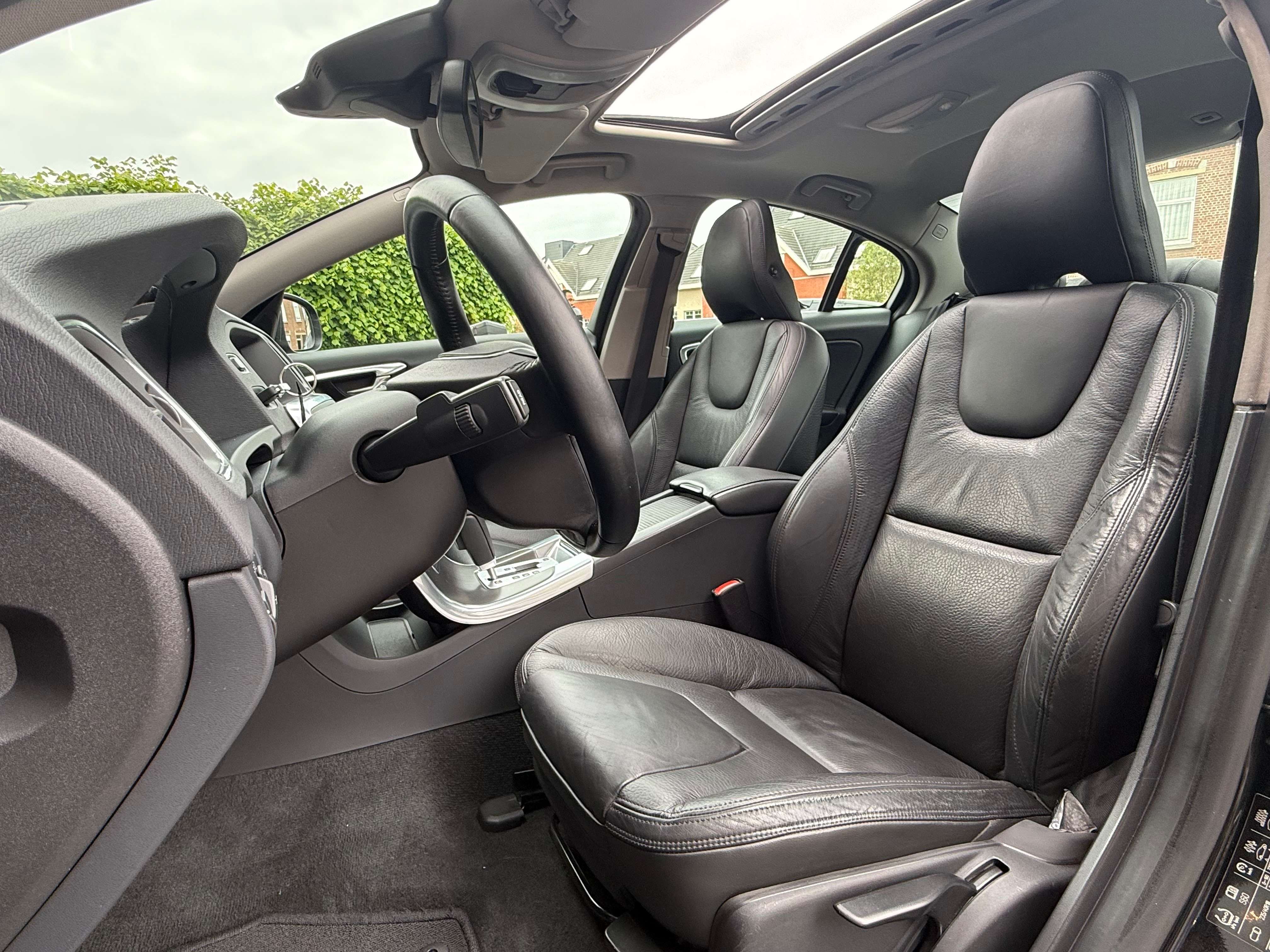 Volvo S60 2.0 D3 Start/Stop Geartronic I cuir I Pano I Full carnet I 1er main I Carnet