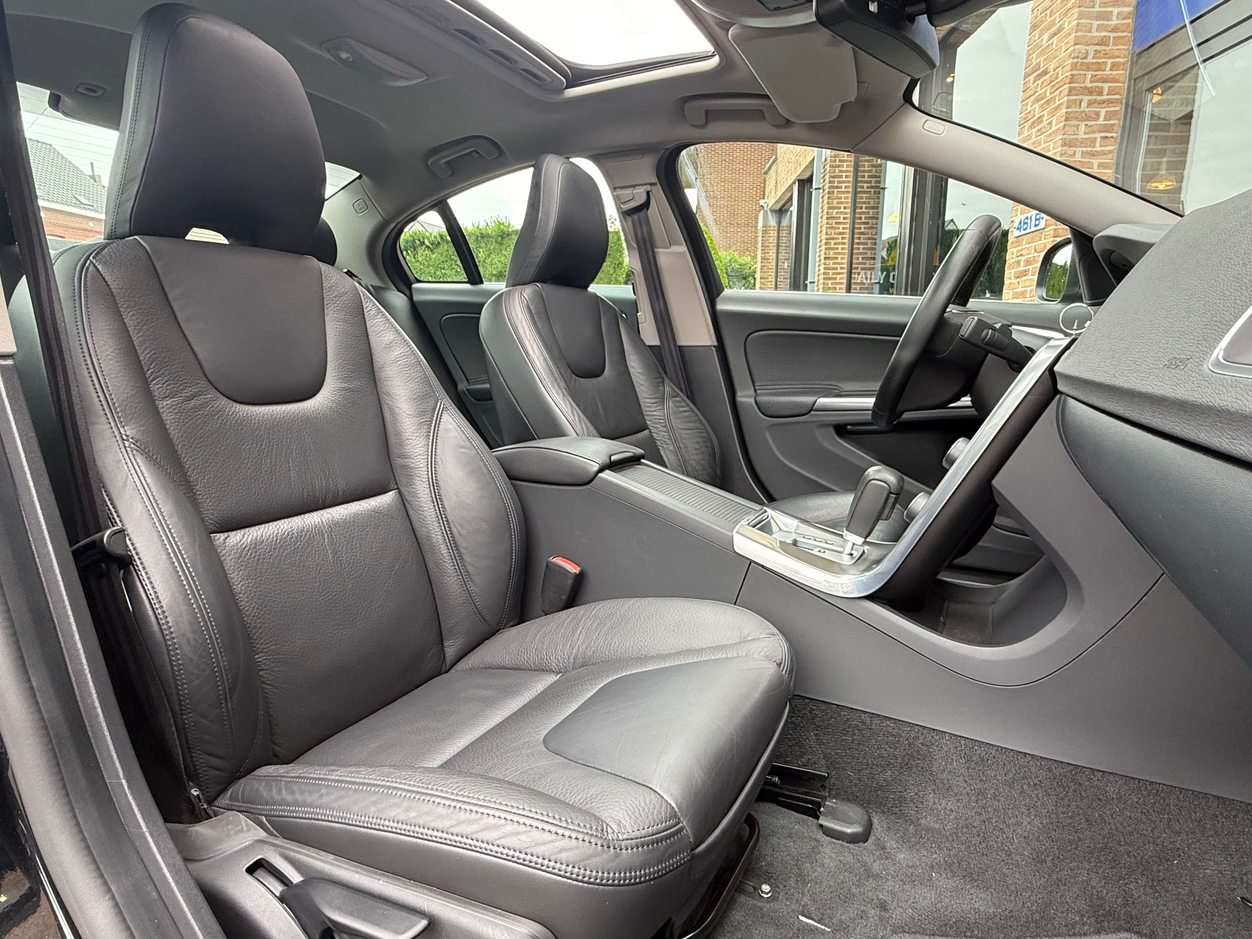 Volvo S60 2.0 D3 Start/Stop Geartronic I cuir I Pano I Full carnet I 1er main I Carnet