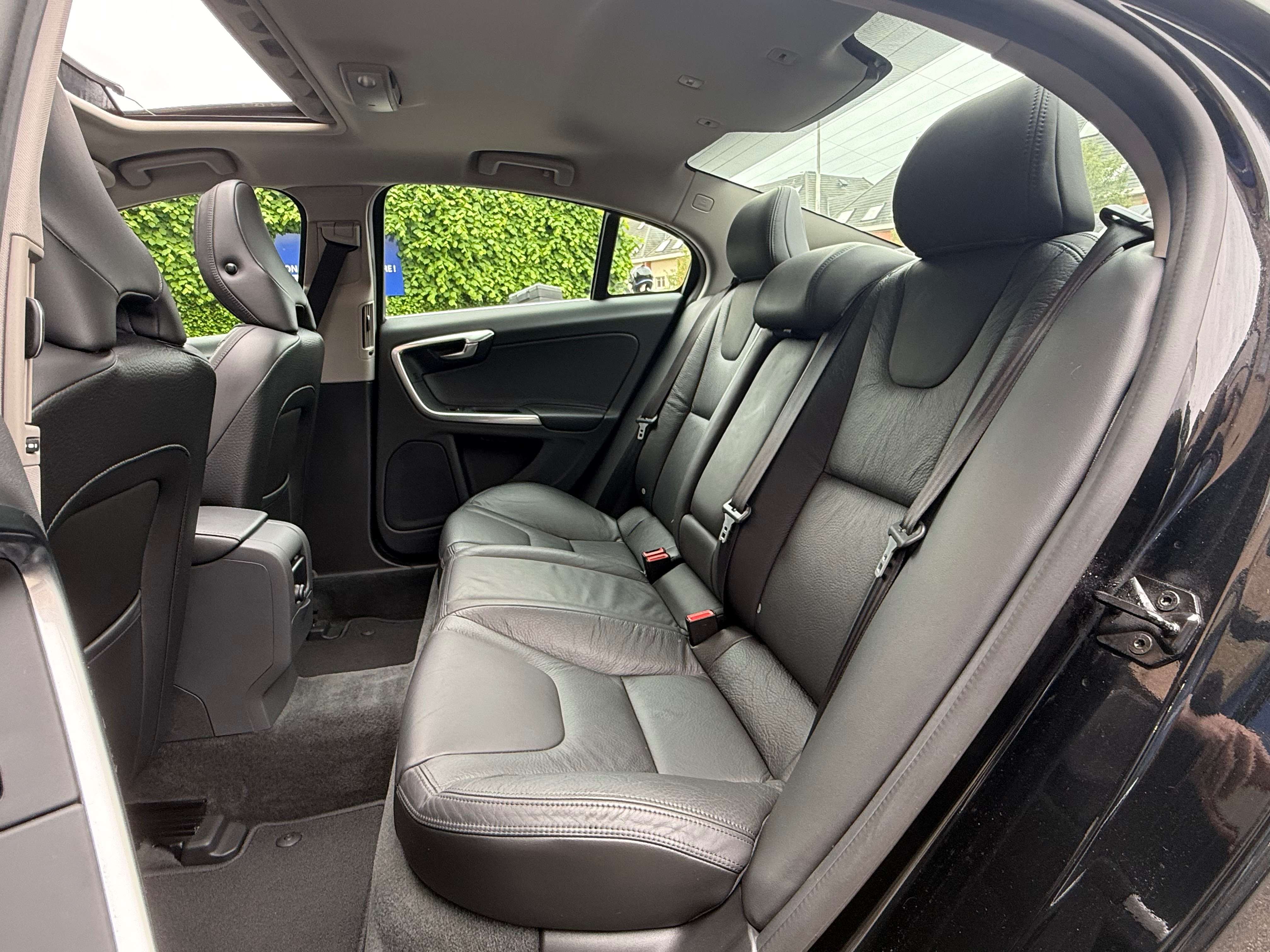 Volvo S60 2.0 D3 Start/Stop Geartronic I cuir I Pano I Full carnet I 1er main I Carnet