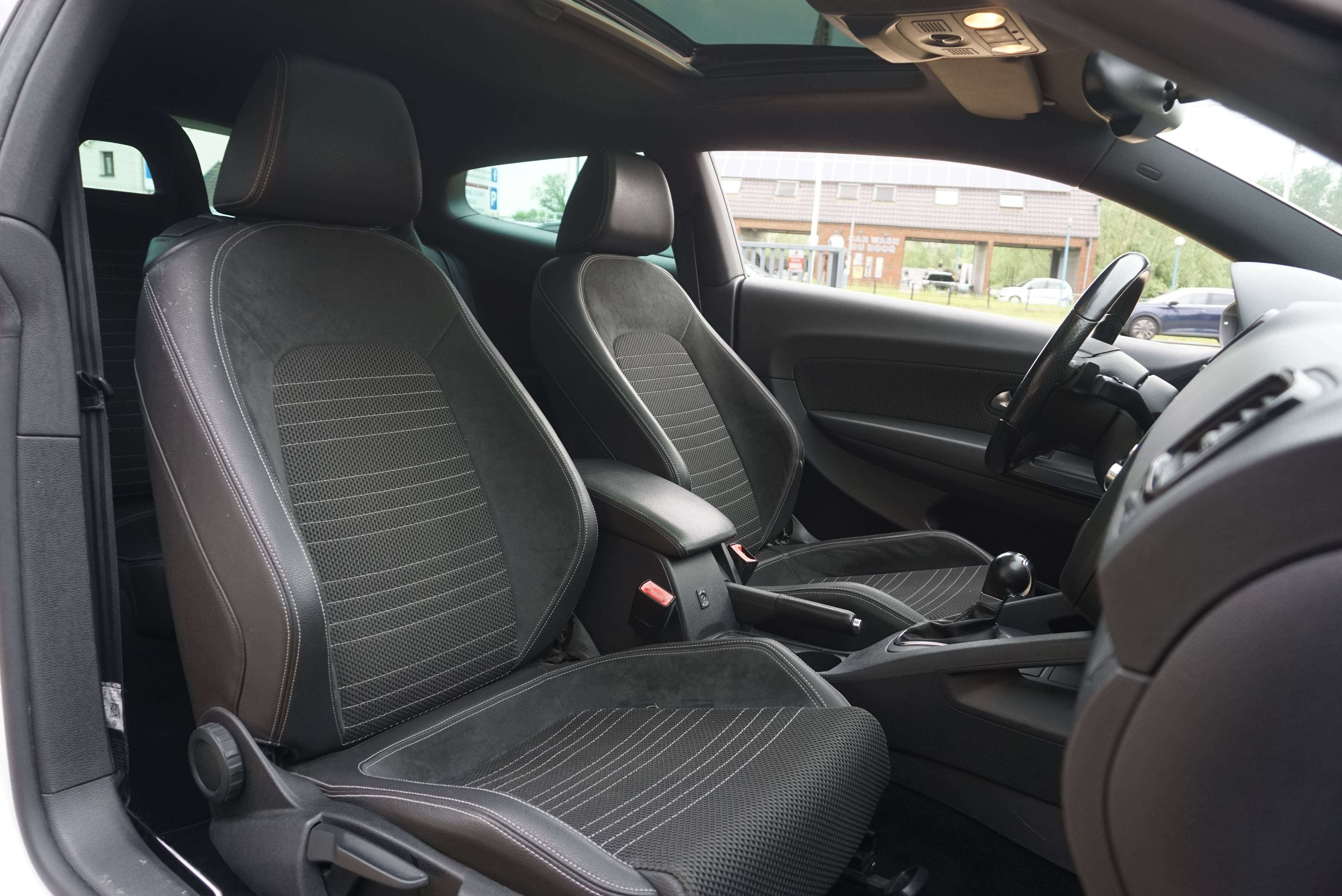 Volkswagen Scirocco 2.0 TSI DSG6 PDC AR TOIT OUVRANT GARANTIE 1AN