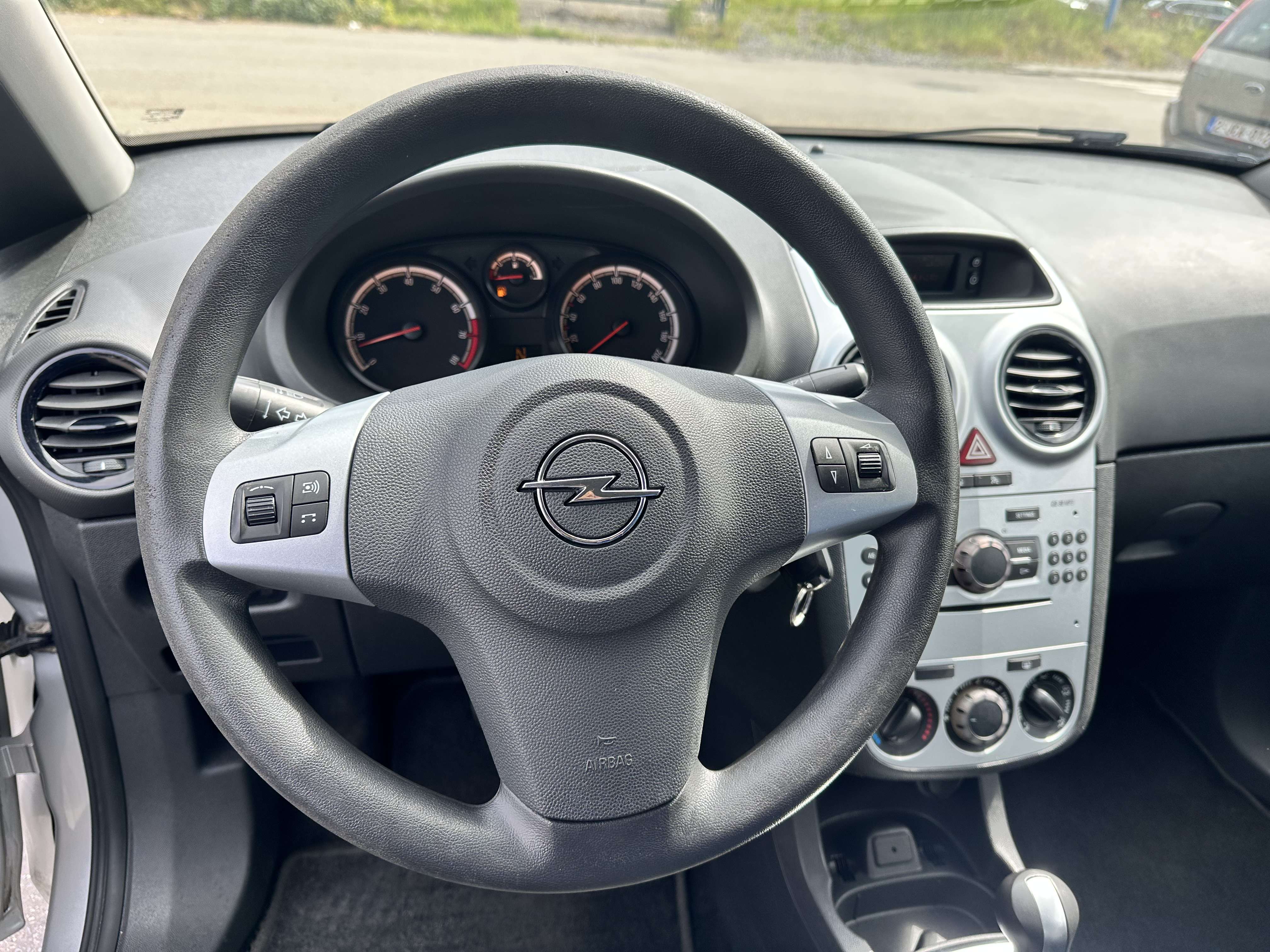 Opel Corsa 1.2i XE  Easytronic **