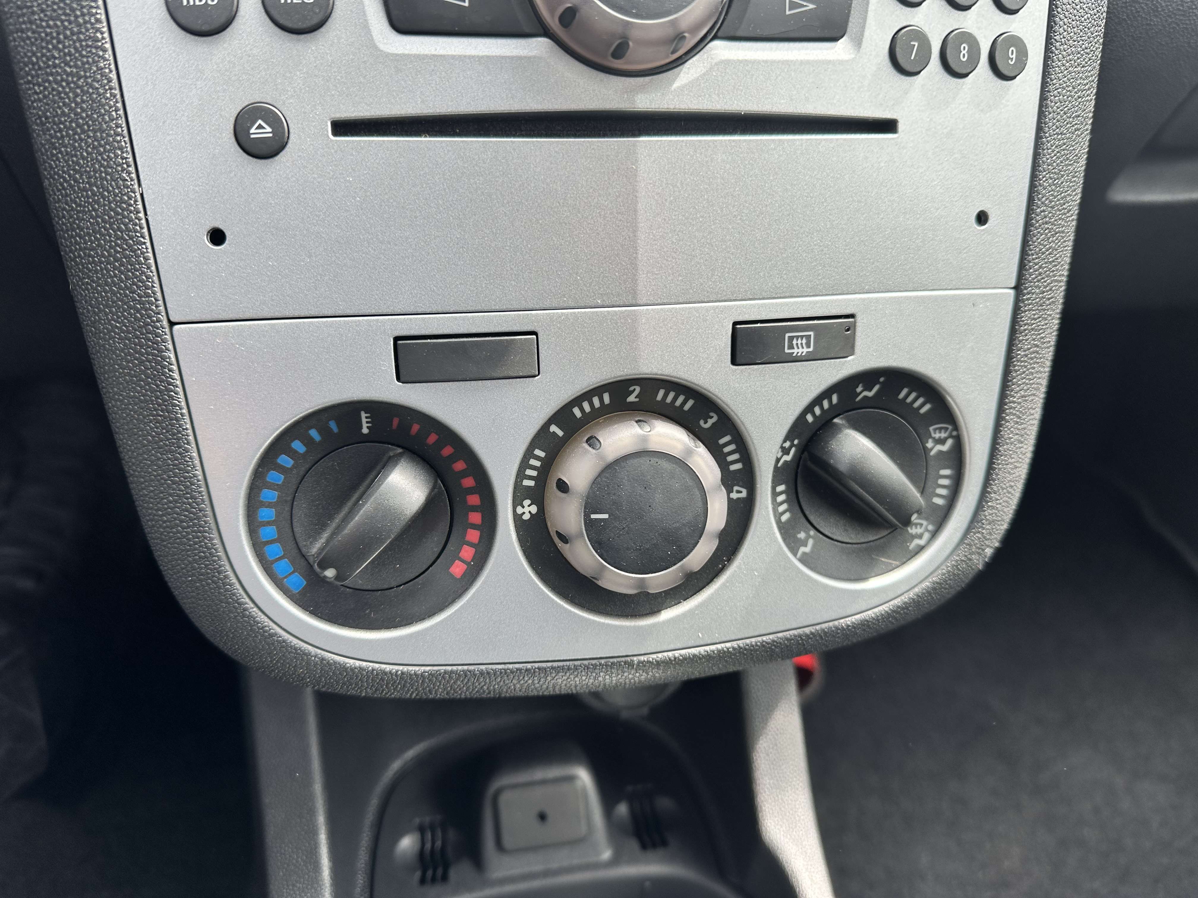 Opel Corsa 1.2i XE  Easytronic **