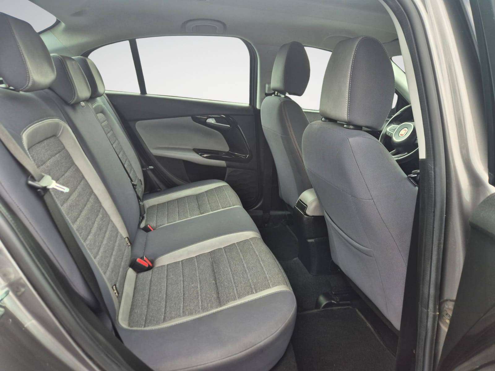 Fiat Tipo 1.6 MultiJet Easy Business / Camera / Navigation / Prêt à Immatriculer