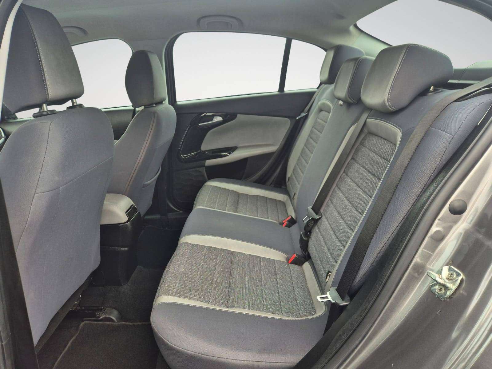 Fiat Tipo 1.6 MultiJet Easy Business / Camera / Navigation / Prêt à Immatriculer