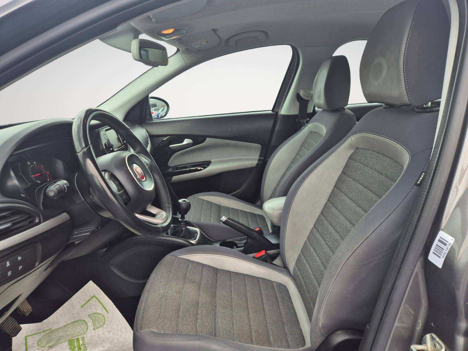 Fiat Tipo 1.6 MultiJet Easy Business / Camera / Navigation / Prêt à Immatriculer