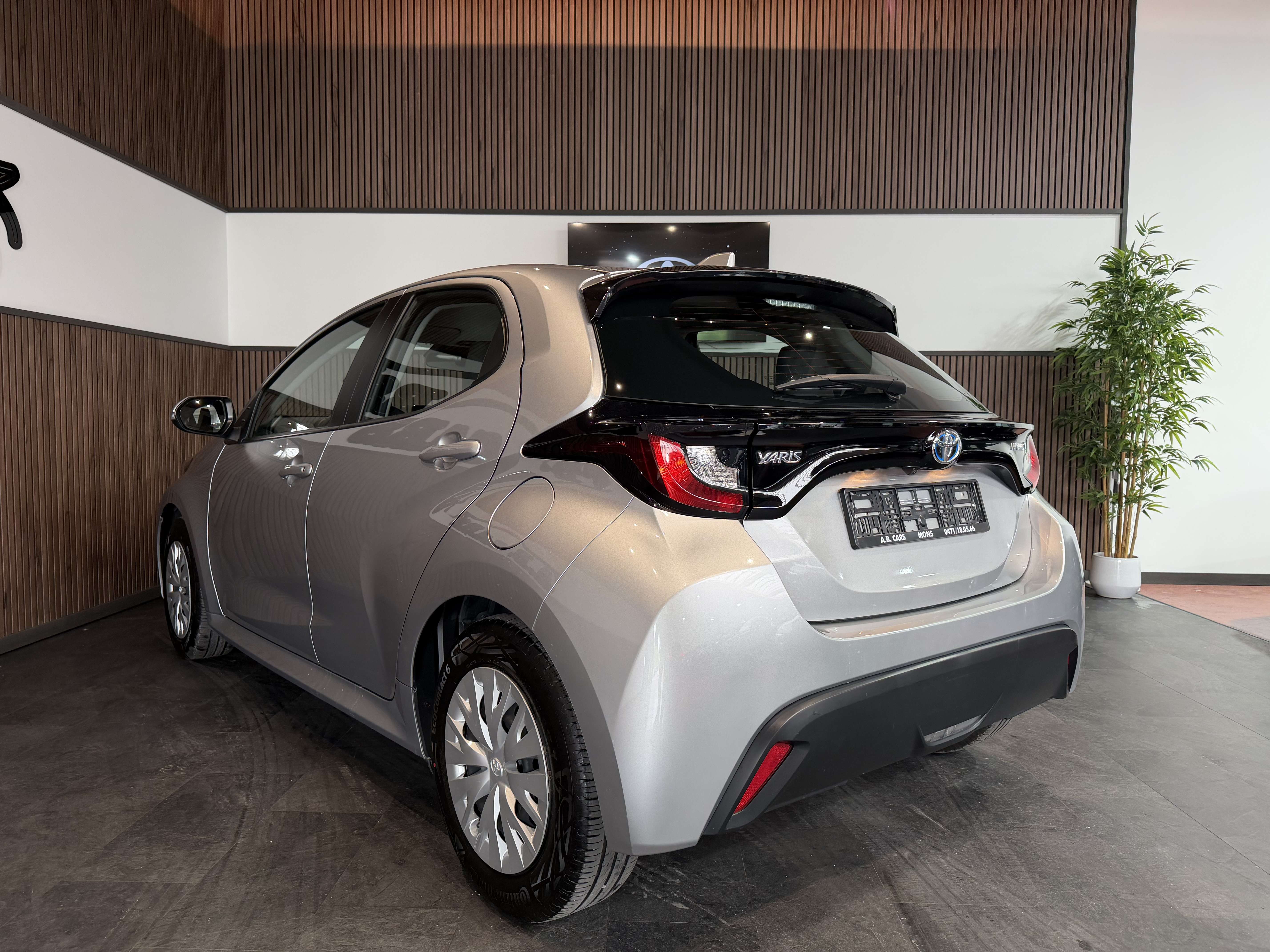 Toyota Yaris HYBRIDE - 1.5i VVT-iE - AUTOMATIQUE - GARANTIE 12M