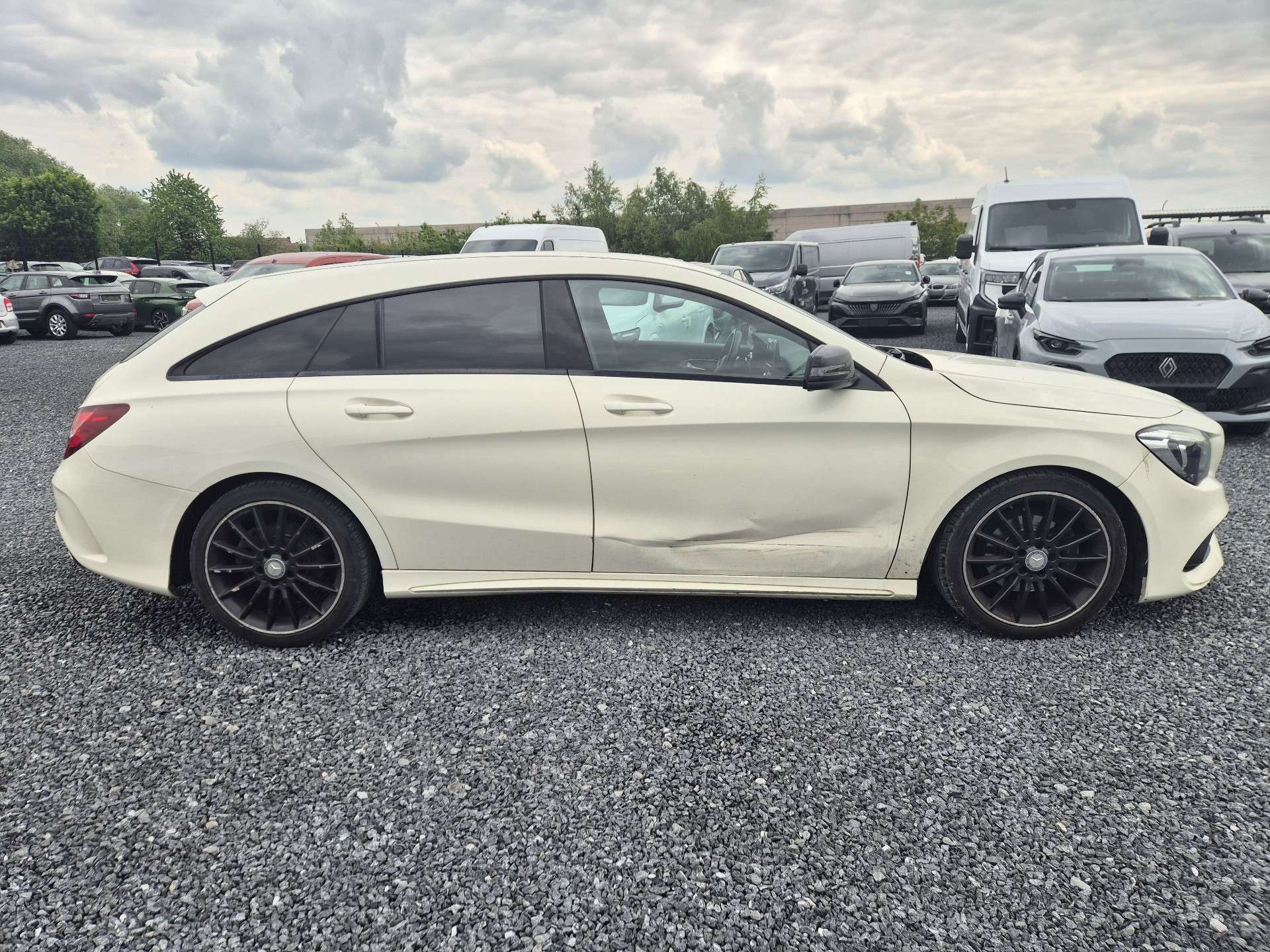 Mercedes-Benz CLA 180 d Shooting Break AMG Line / Camera / Navigation /