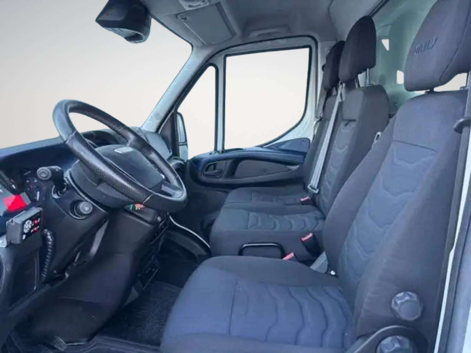 Iveco Daily CAISSE / BOITE AUTO / CLIM / TVA RECUPERABLE