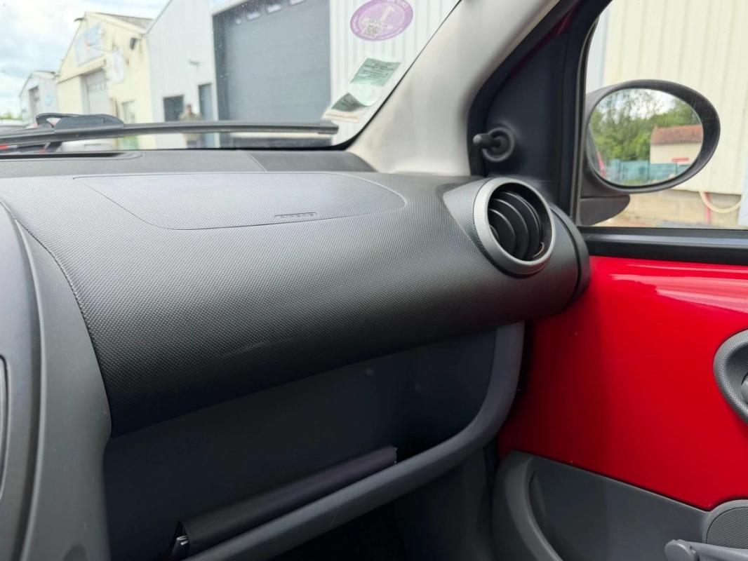 Citroen C1 1.0 70 CONFORT ENTRETIEN CITROEN-MOTEUR A CHAINE-IDEAL JEUNE CONDUCTEUR-EMBRAYAGE NEUF