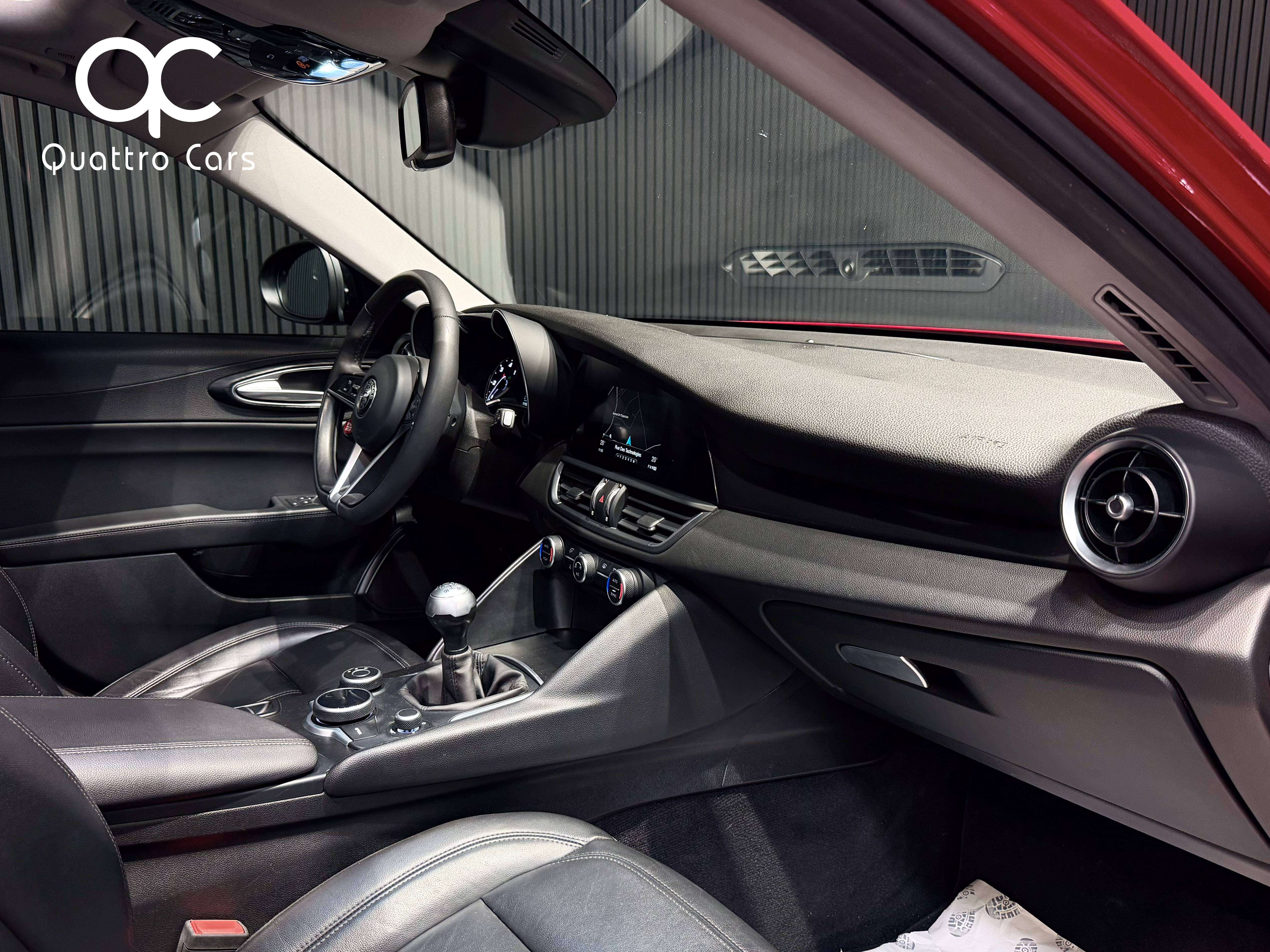 Alfa Romeo Giulia 2.2 JTDm - Look unique - Toit ouvrant - Cuir