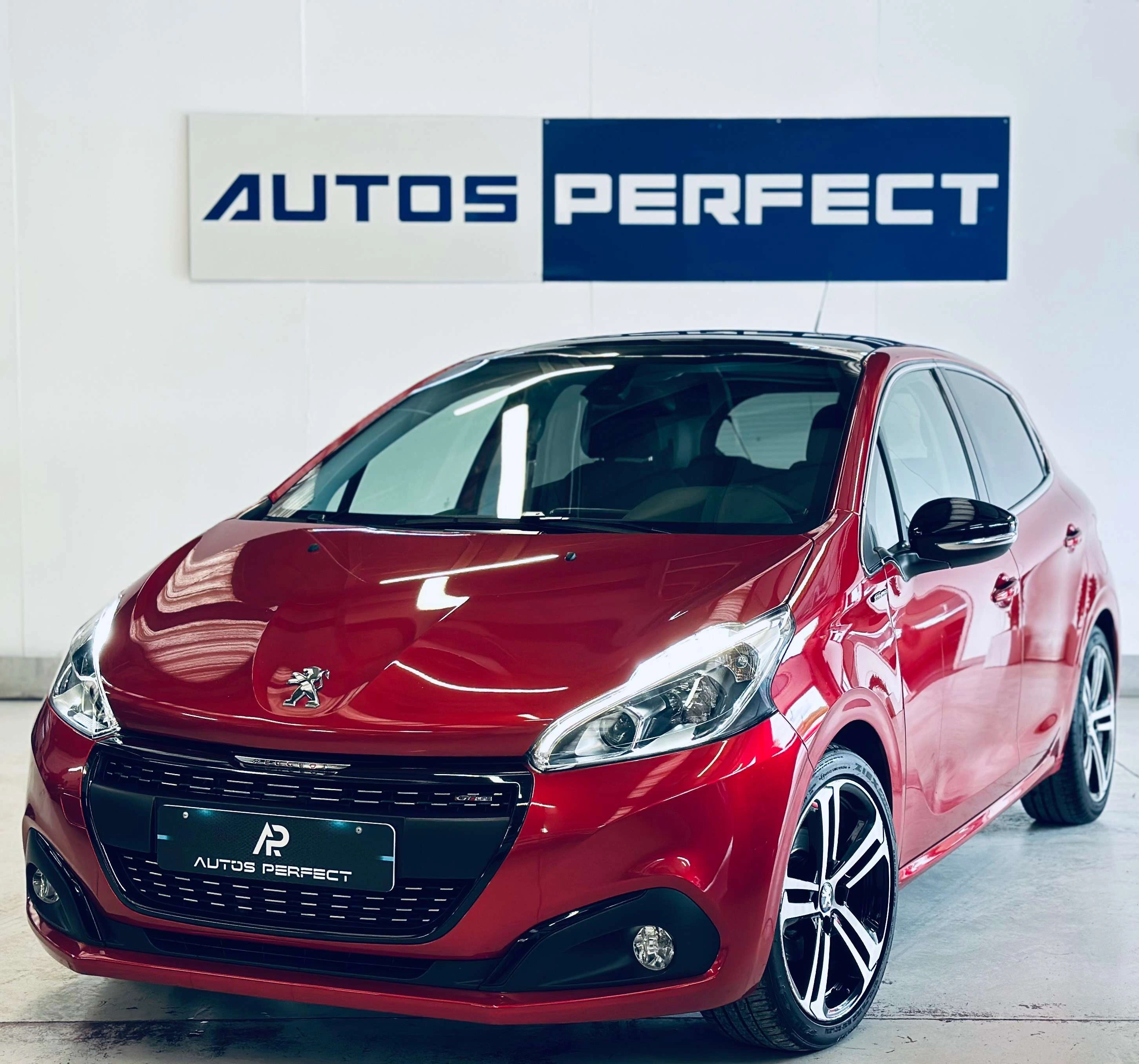 Peugeot 208 1.2 GT Line BOITE AUTO TOIT PANO CAMERA PDC