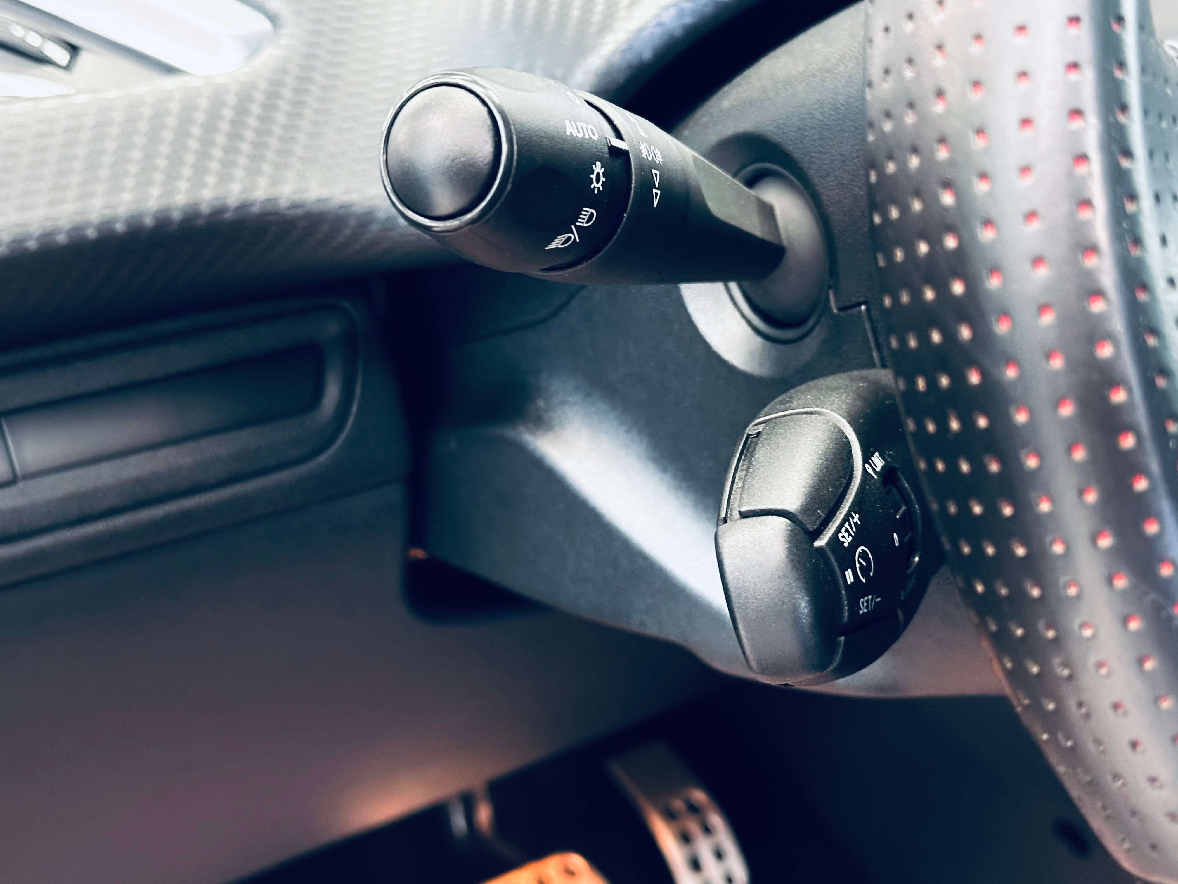 Peugeot 208 1.2 GT Line BOITE AUTO TOIT PANO CAMERA PDC