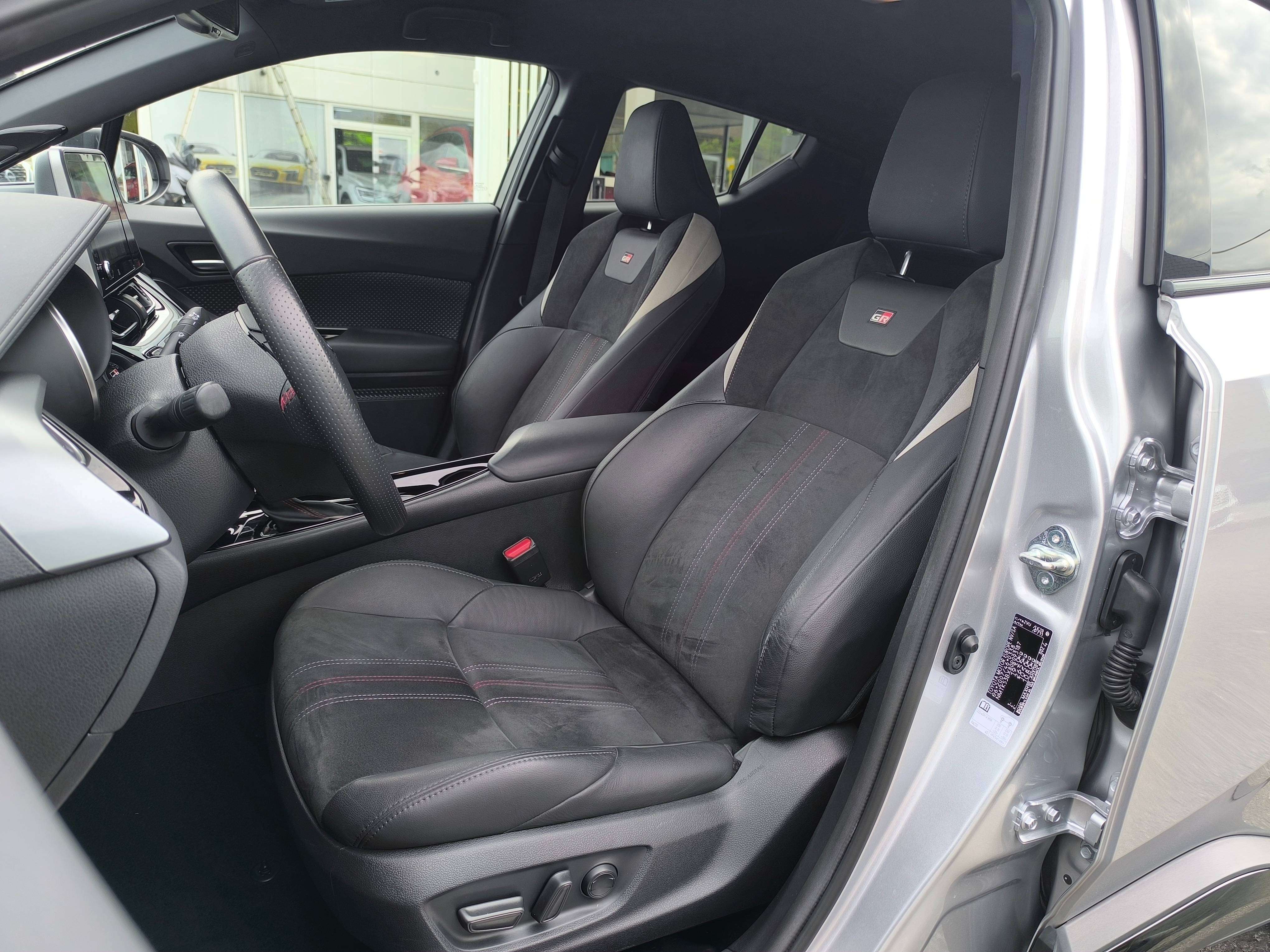Toyota C-HR Hybrid 2.0 i VVT-i GR Sport E-CVT 152CV GPS  SONO