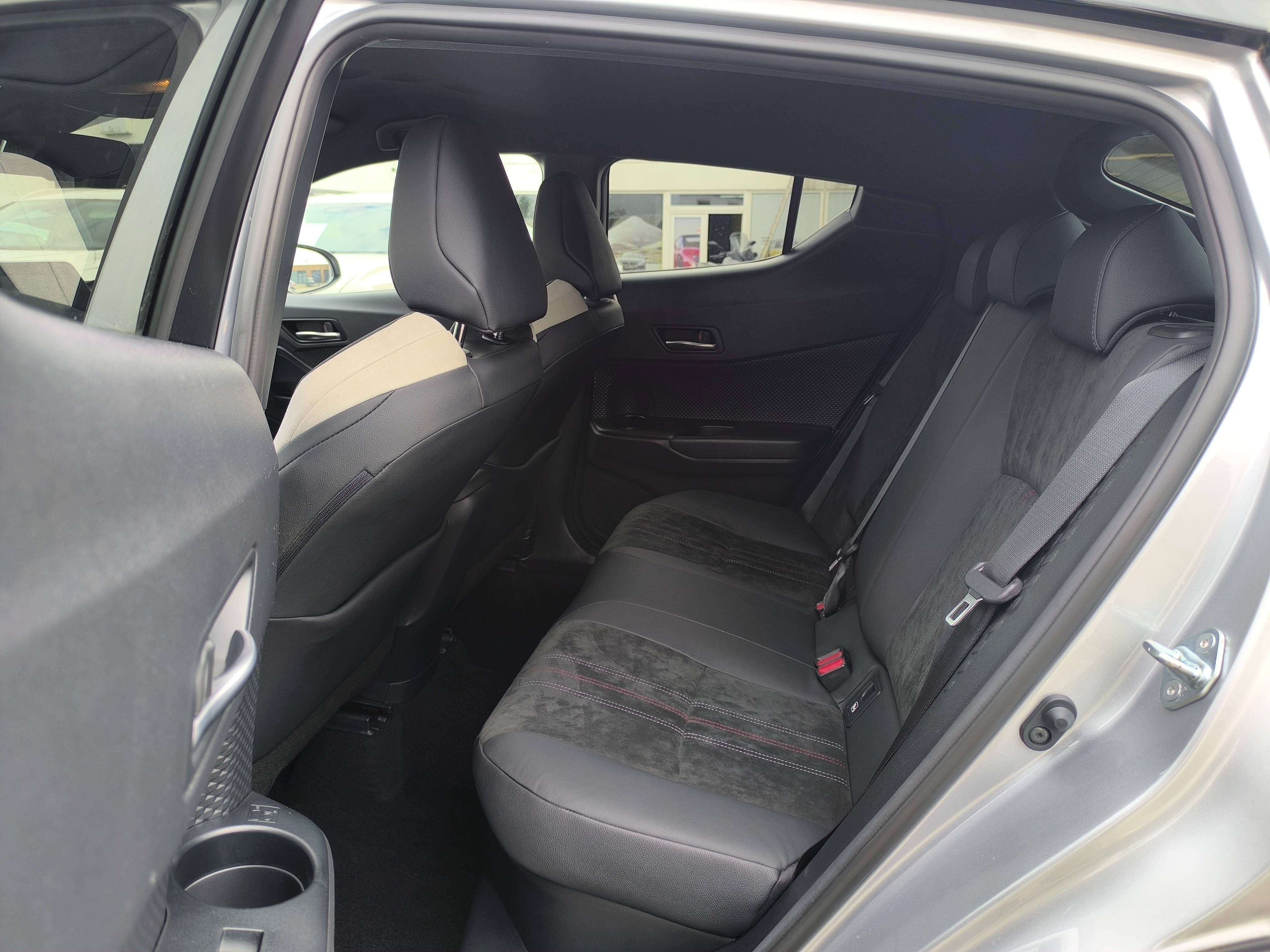 Toyota C-HR Hybrid 2.0 i VVT-i GR Sport E-CVT 152CV GPS  SONO