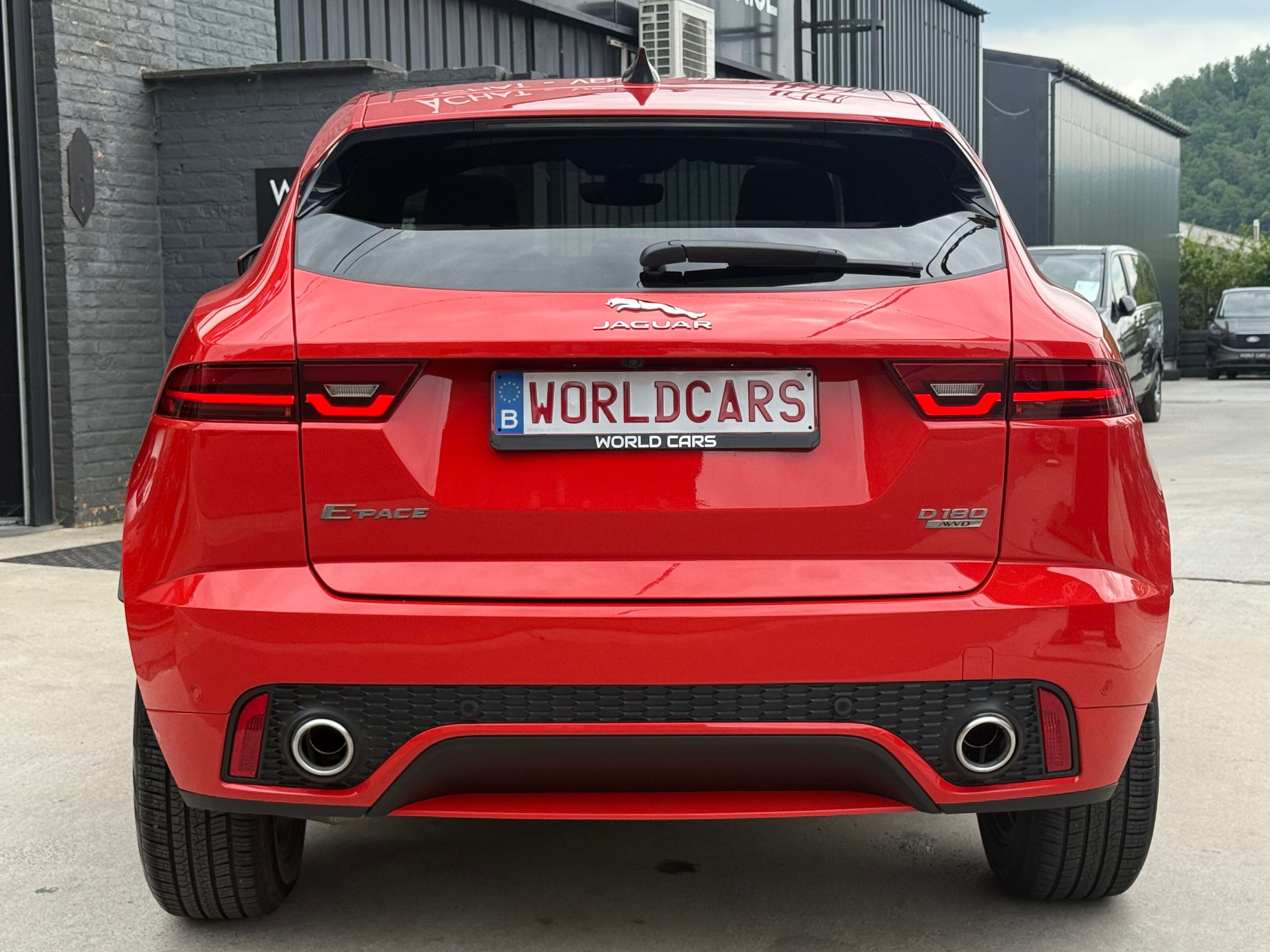 Jaguar E-Pace 2.0 D AWD R-Dynamic HSE - TOIT PANO - COCKPIT - LINE ASSIST - CAMERA - NAVI - FULL OPTION - TVAC*BTWIN