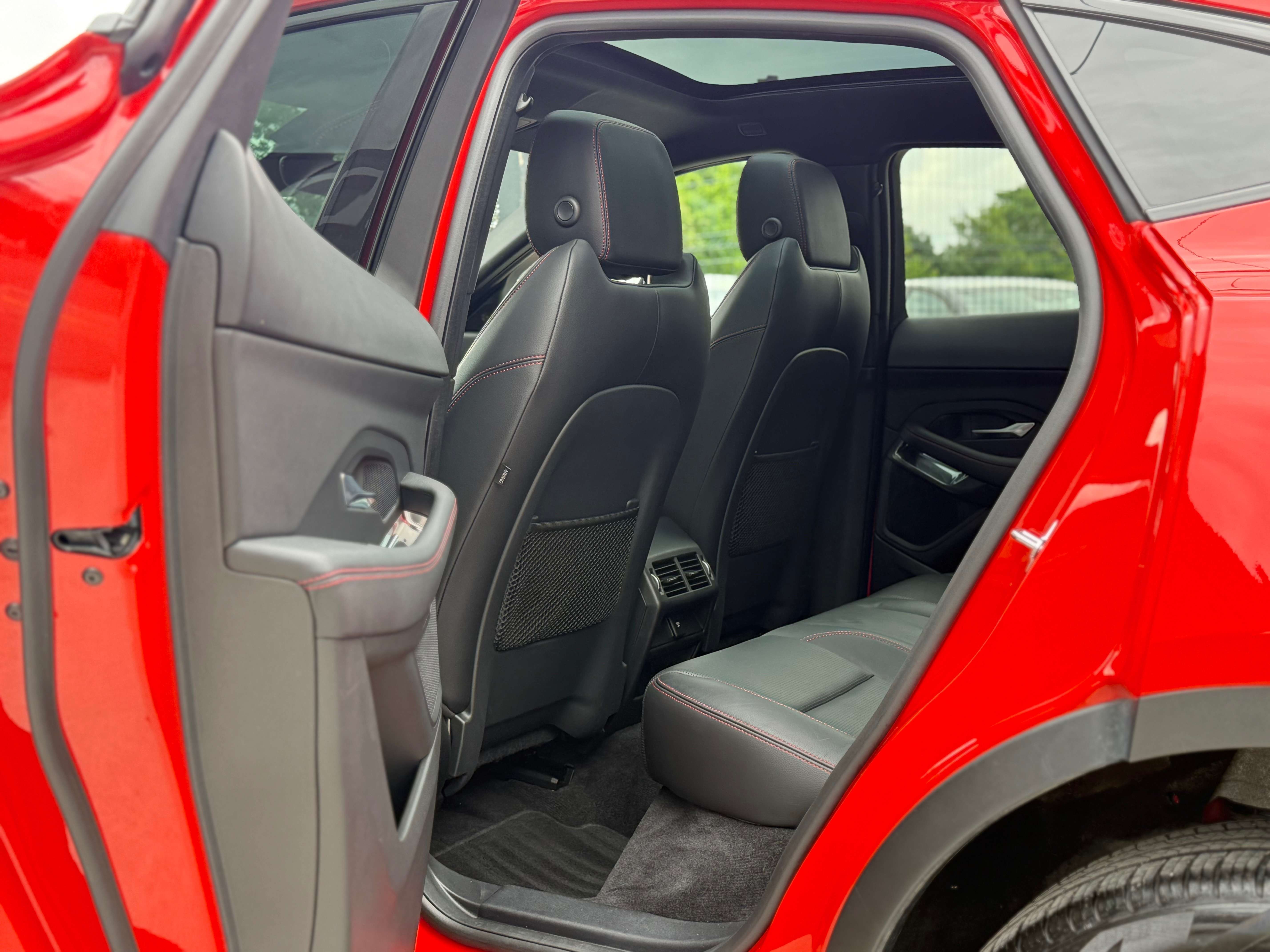Jaguar E-Pace 2.0 D AWD R-Dynamic HSE - TOIT PANO - COCKPIT - LINE ASSIST - CAMERA - NAVI - FULL OPTION - TVAC*BTWIN