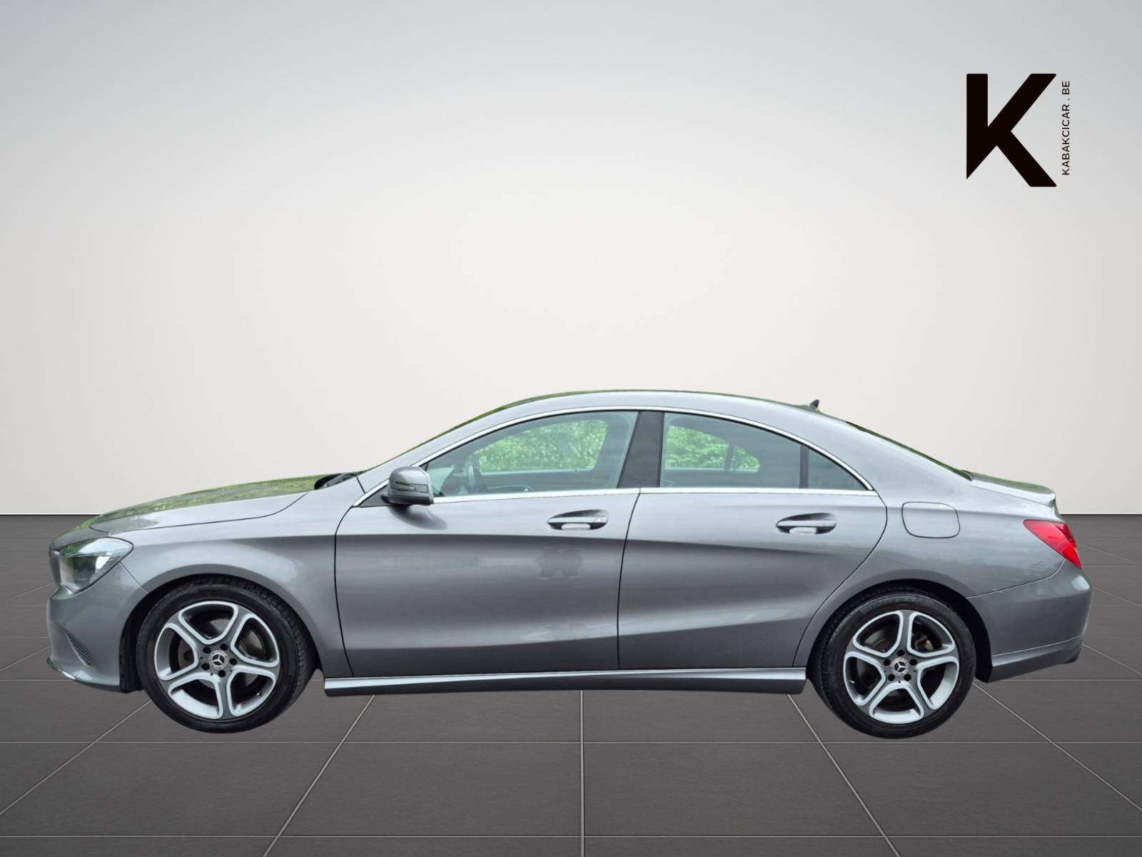 Mercedes-Benz CLA 180 d Business Solution - Faible consommation et Fiable - Garantie 12 Mois - Disponible rapidement - Zone LEZ Ok