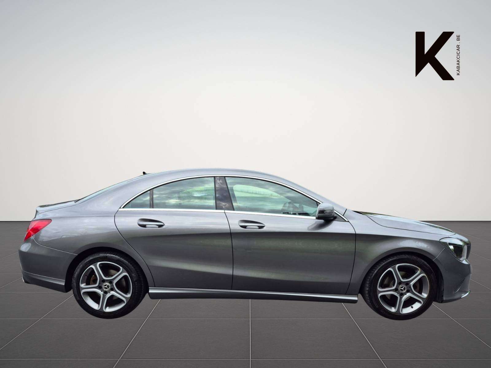 Mercedes-Benz CLA 180 d Business Solution - Faible consommation et Fiable - Garantie 12 Mois - Disponible rapidement - Zone LEZ Ok