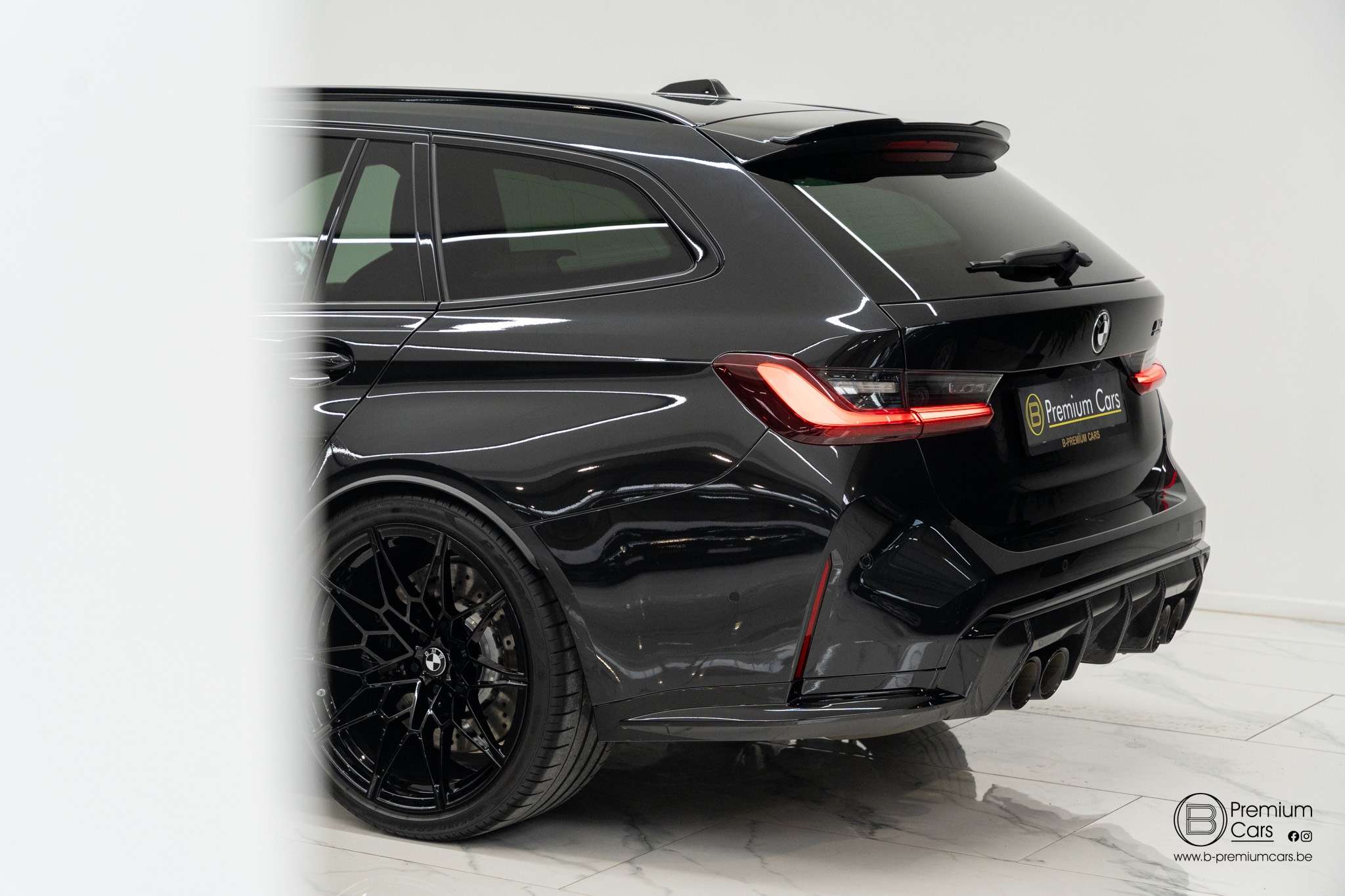 BMW M3 Competition Touring! Xdrive! Carbon pack! Lichte Vracht!