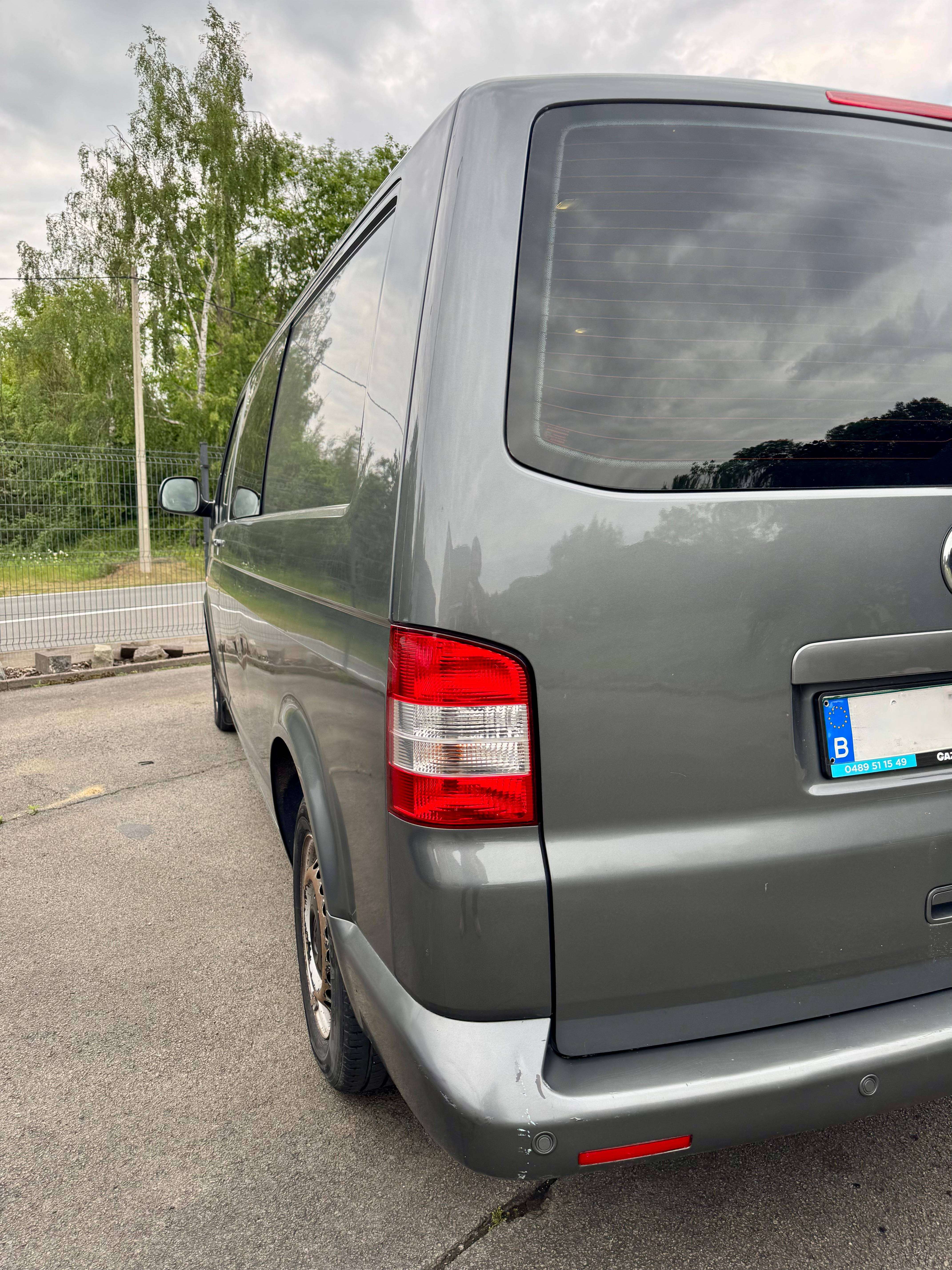 Volkswagen T5 Transporter 2.0 TDi 72000 km car-pass ctte / corbillard 2/3 pl