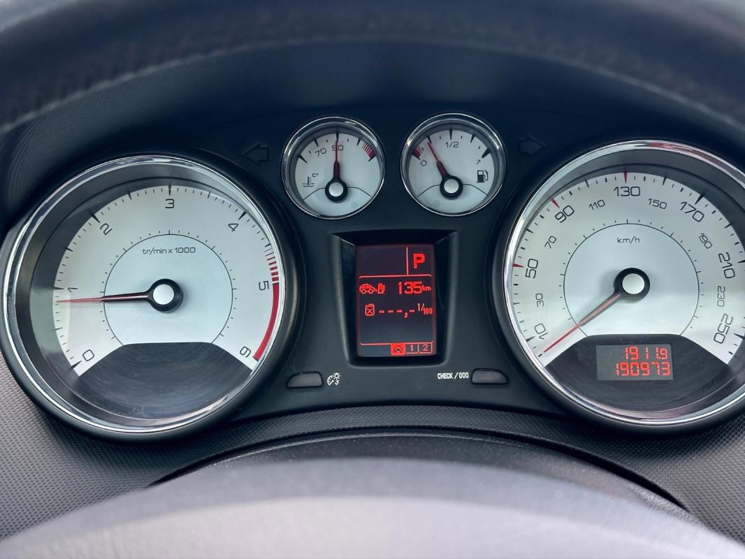 Peugeot 308 2.0 HDi 163ch FAP Féline A