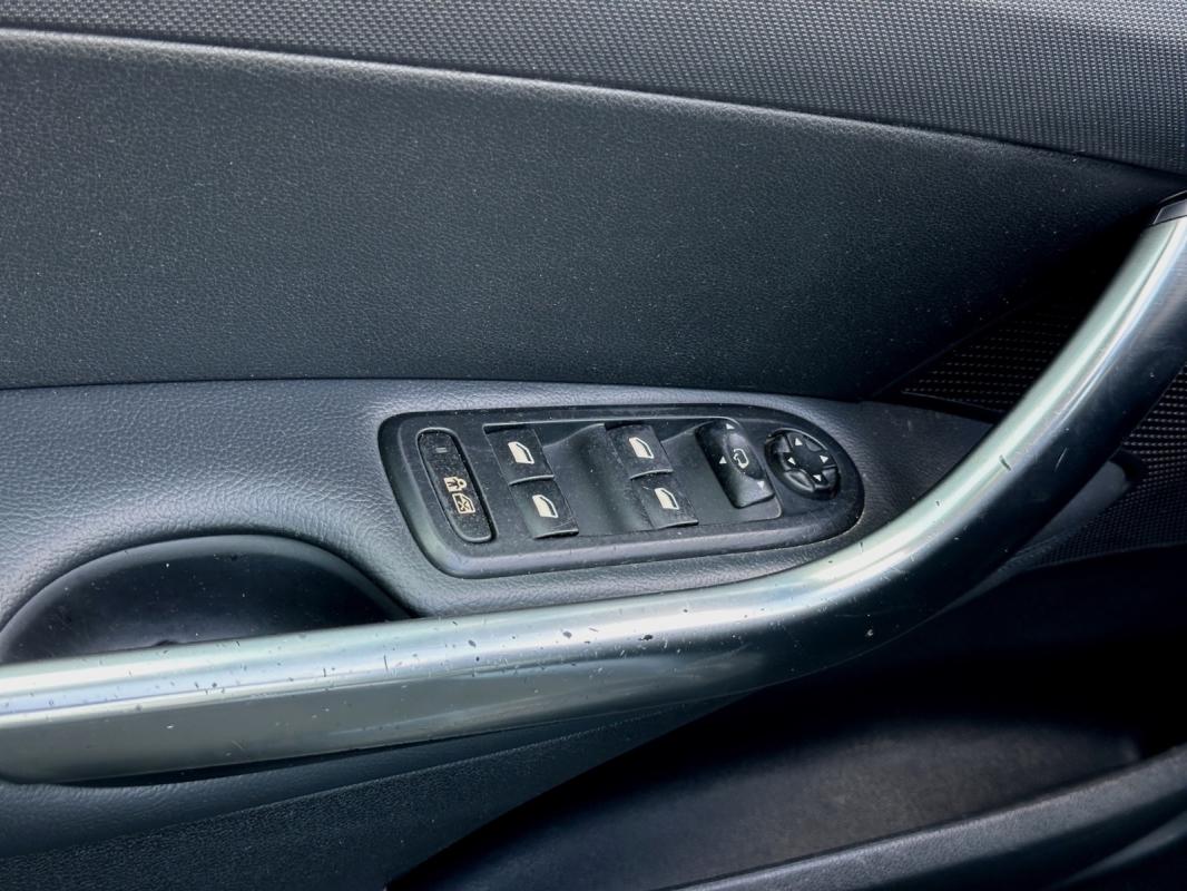 Peugeot 308 2.0 HDi 163ch FAP Féline A