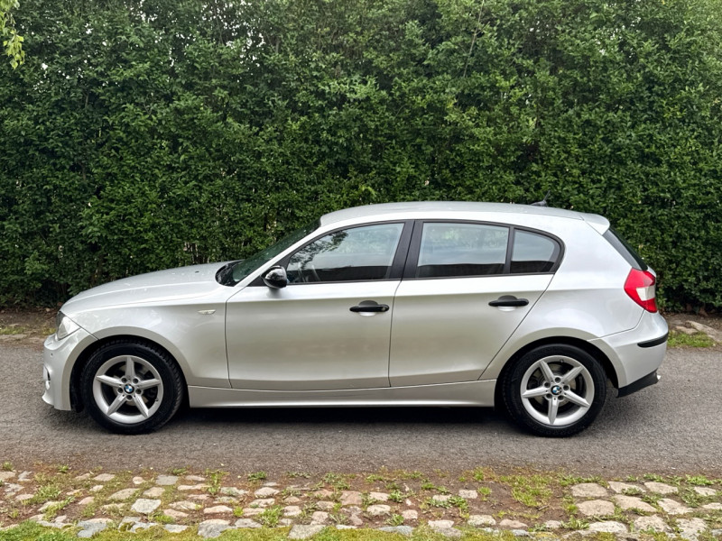 Bmw SERIE 1 (E81/E87) 118IA 129CH SPORT 5P * 98.000KM * CUIR * JANTES * GARANTIE