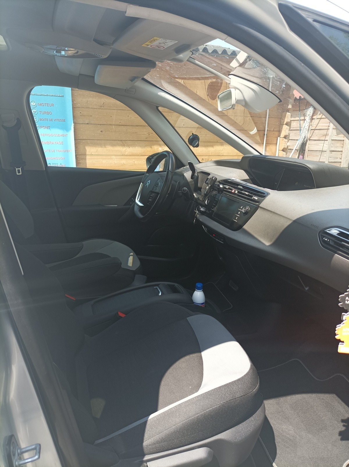 Citroen C4 Citroën C4 Picasso 1.6 EHDI boite automatique.