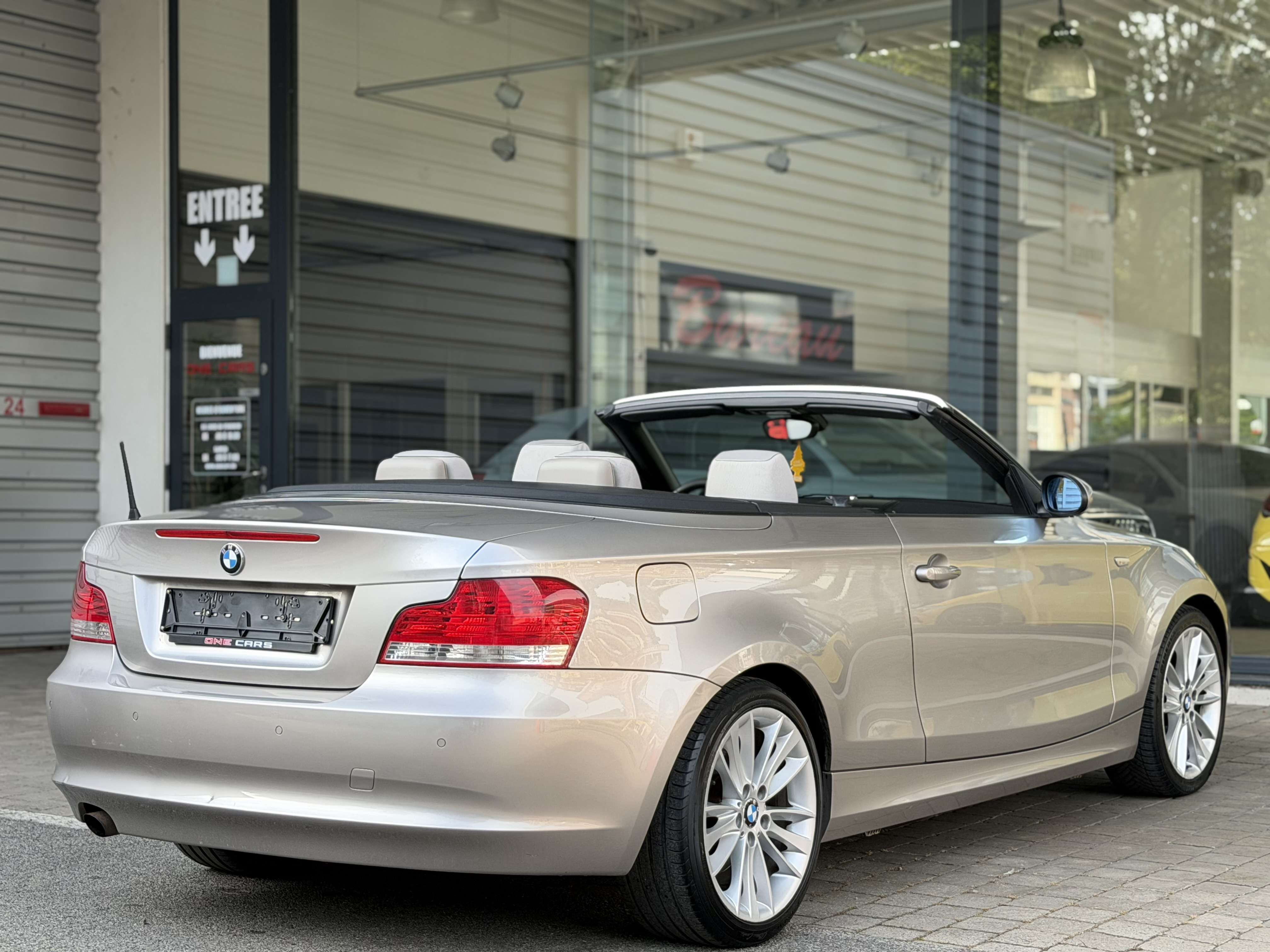 BMW 118 dA 136cv CABRIOLET CLIM-SEMI CUIR-PDC-JA18P-GAR 1AN