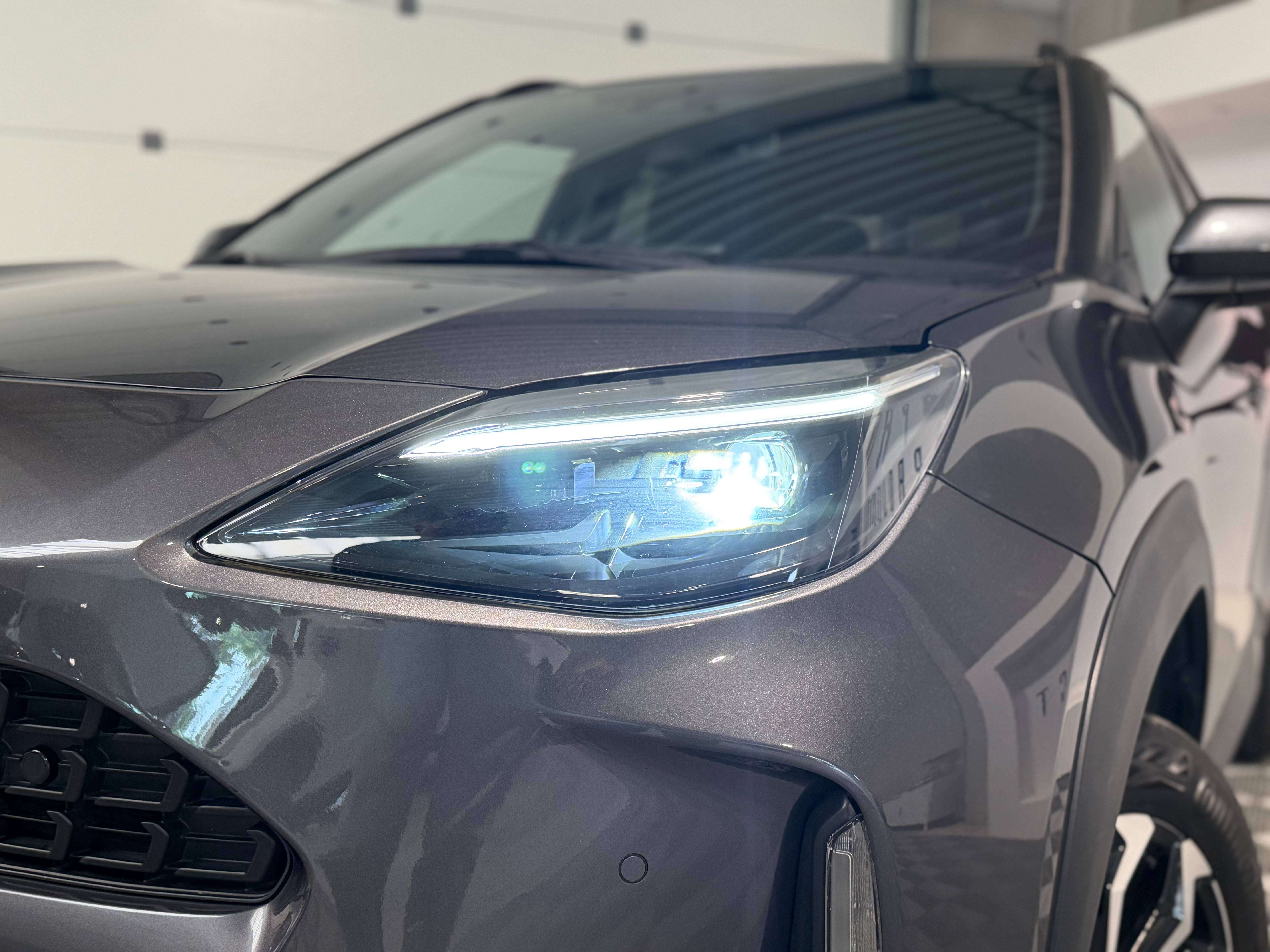 Toyota Yaris Cross Hybrid 1.5i VVT-i Dynamic Plus Bi-Tone E-CVT/CARPLAY/CLIM AUTO/PDC AV+ARR+CAM/GARANTIE TOYOTA 10ANS