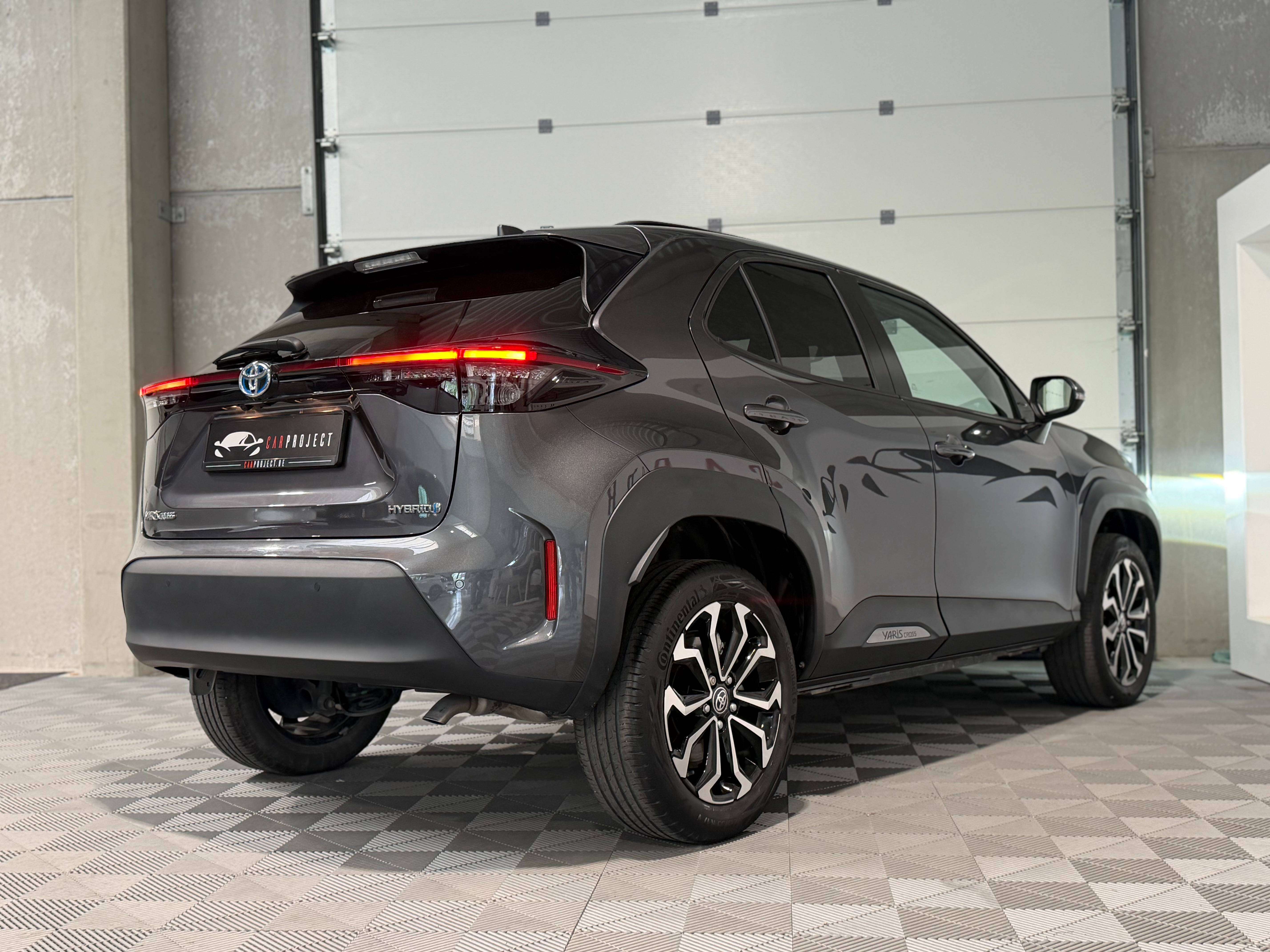 Toyota Yaris Cross Hybrid 1.5i VVT-i Dynamic Plus Bi-Tone E-CVT/CARPLAY/CLIM AUTO/PDC AV+ARR+CAM/GARANTIE TOYOTA 10ANS