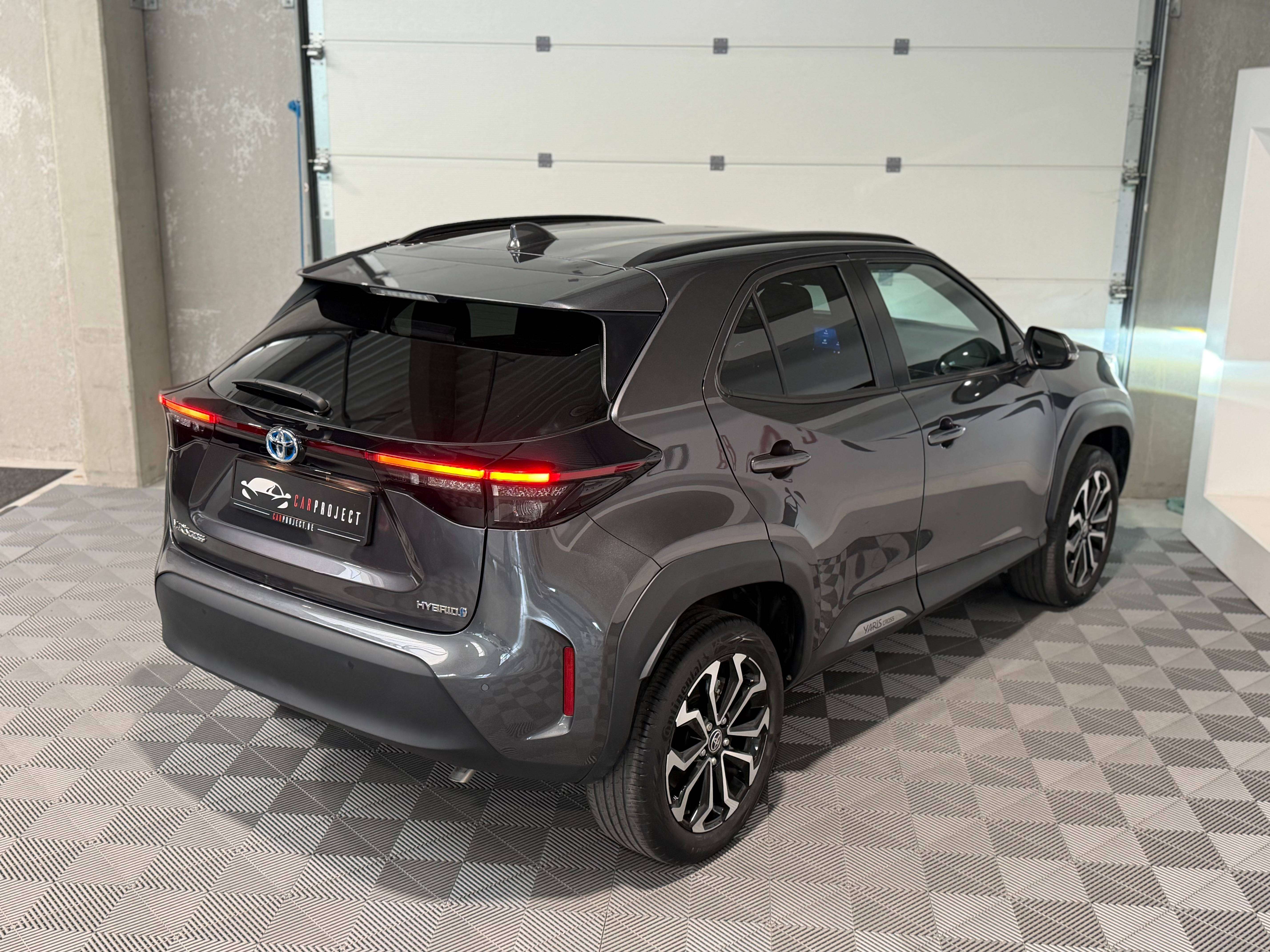 Toyota Yaris Cross Hybrid 1.5i VVT-i Dynamic Plus Bi-Tone E-CVT/CARPLAY/CLIM AUTO/PDC AV+ARR+CAM/GARANTIE TOYOTA 10ANS